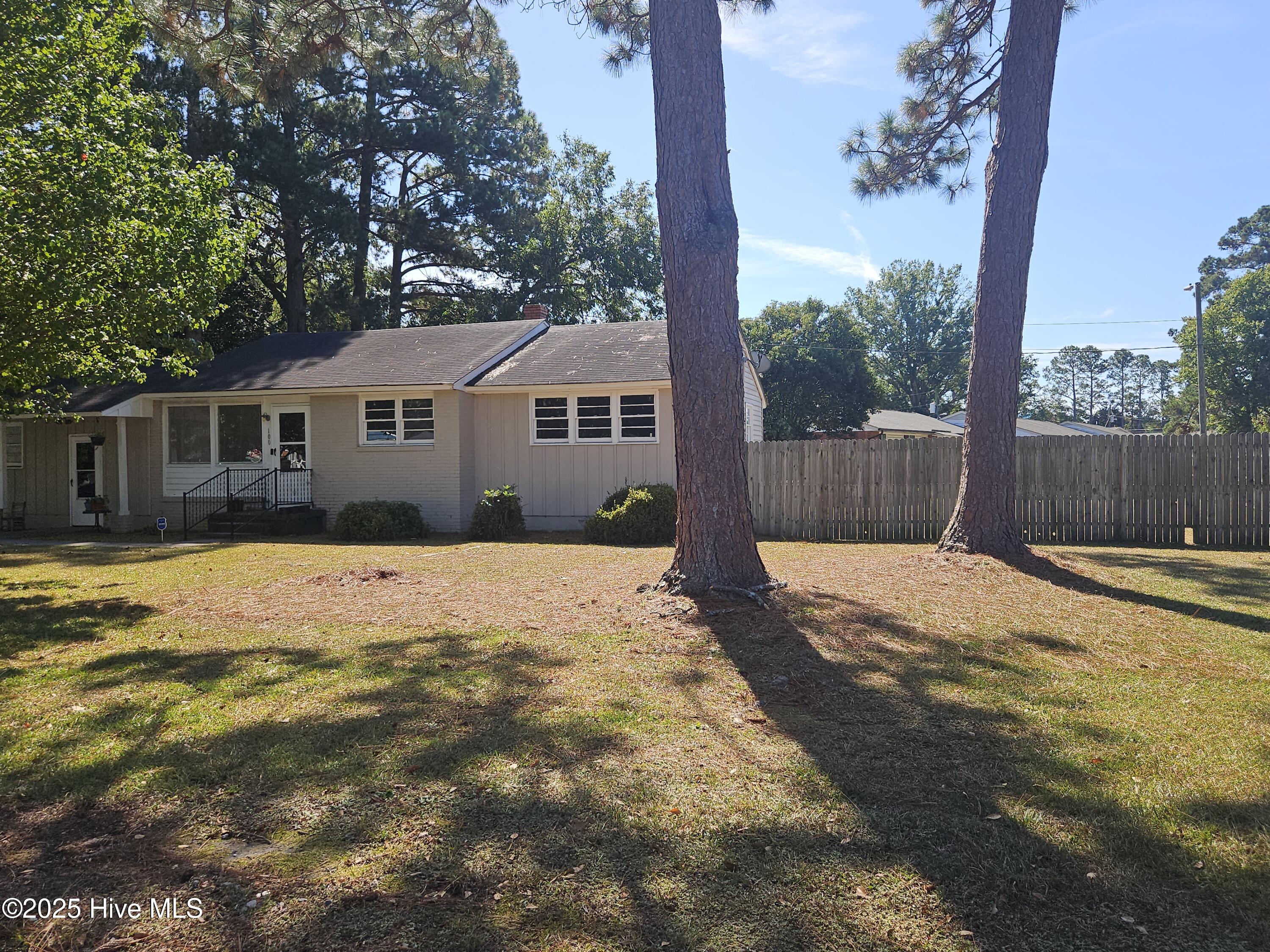 100 Banks Avenue Property Photo 1