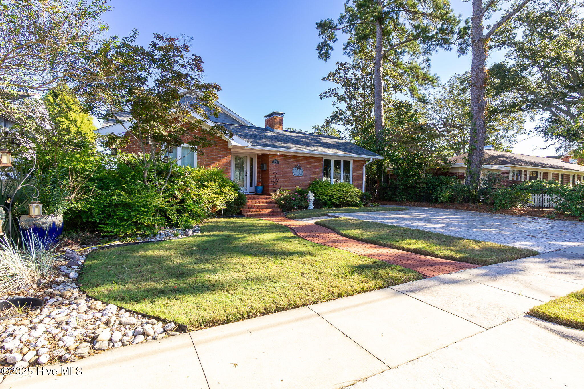 1804 River Drive Property Photo 4