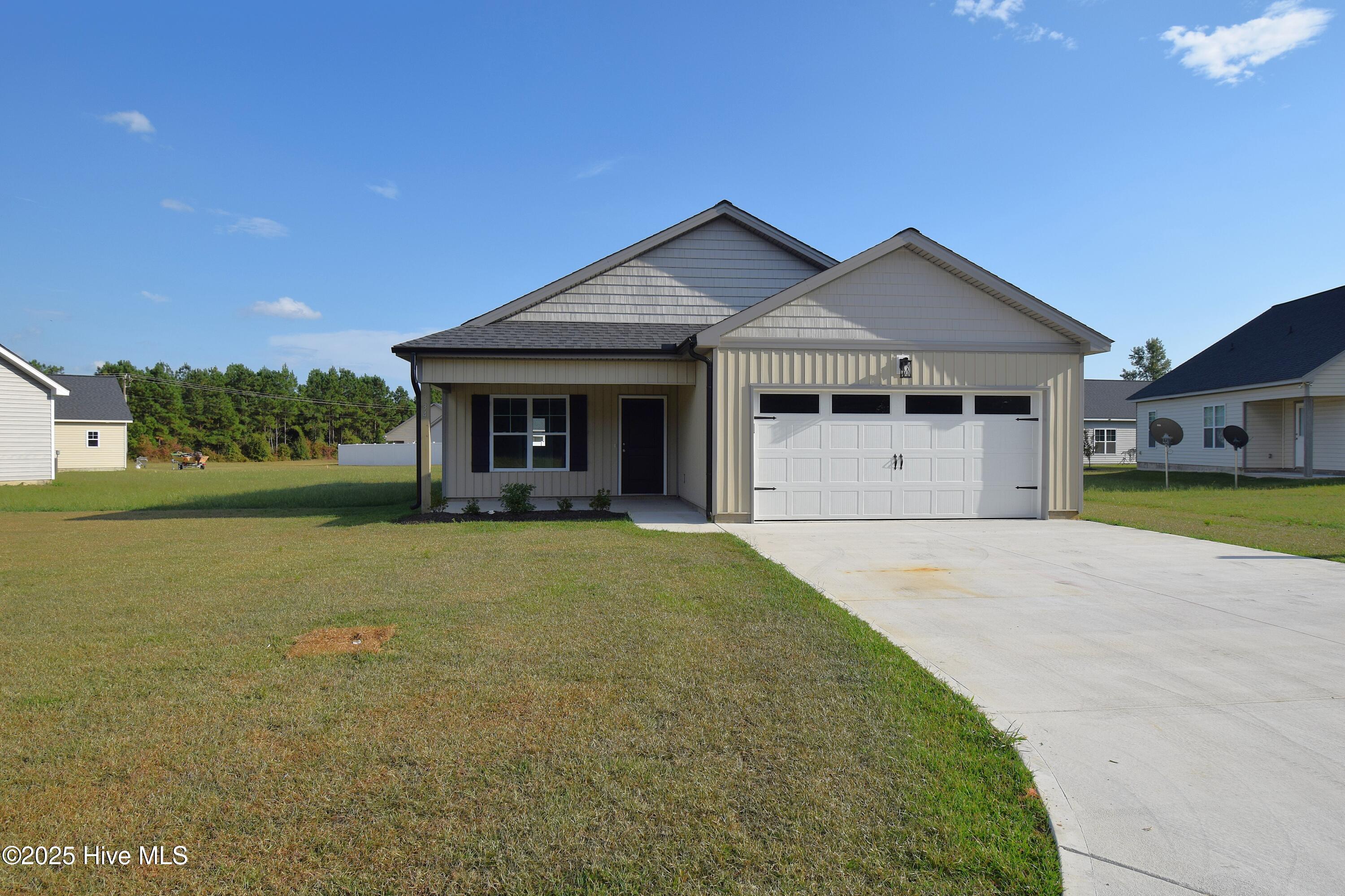 34 Hampton Way Property Photo 1