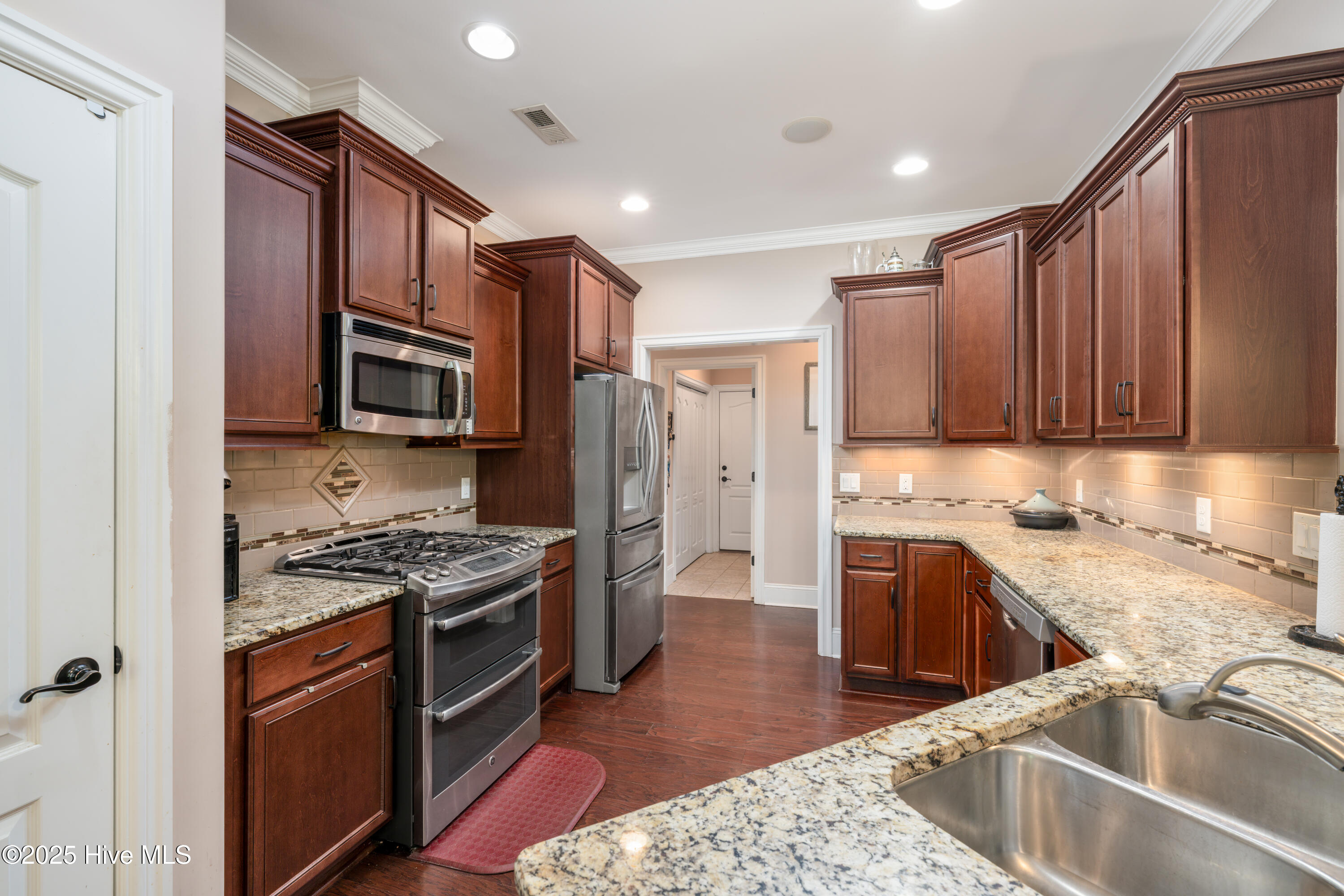 2314 Hickory Bottom Court Property Photo 7