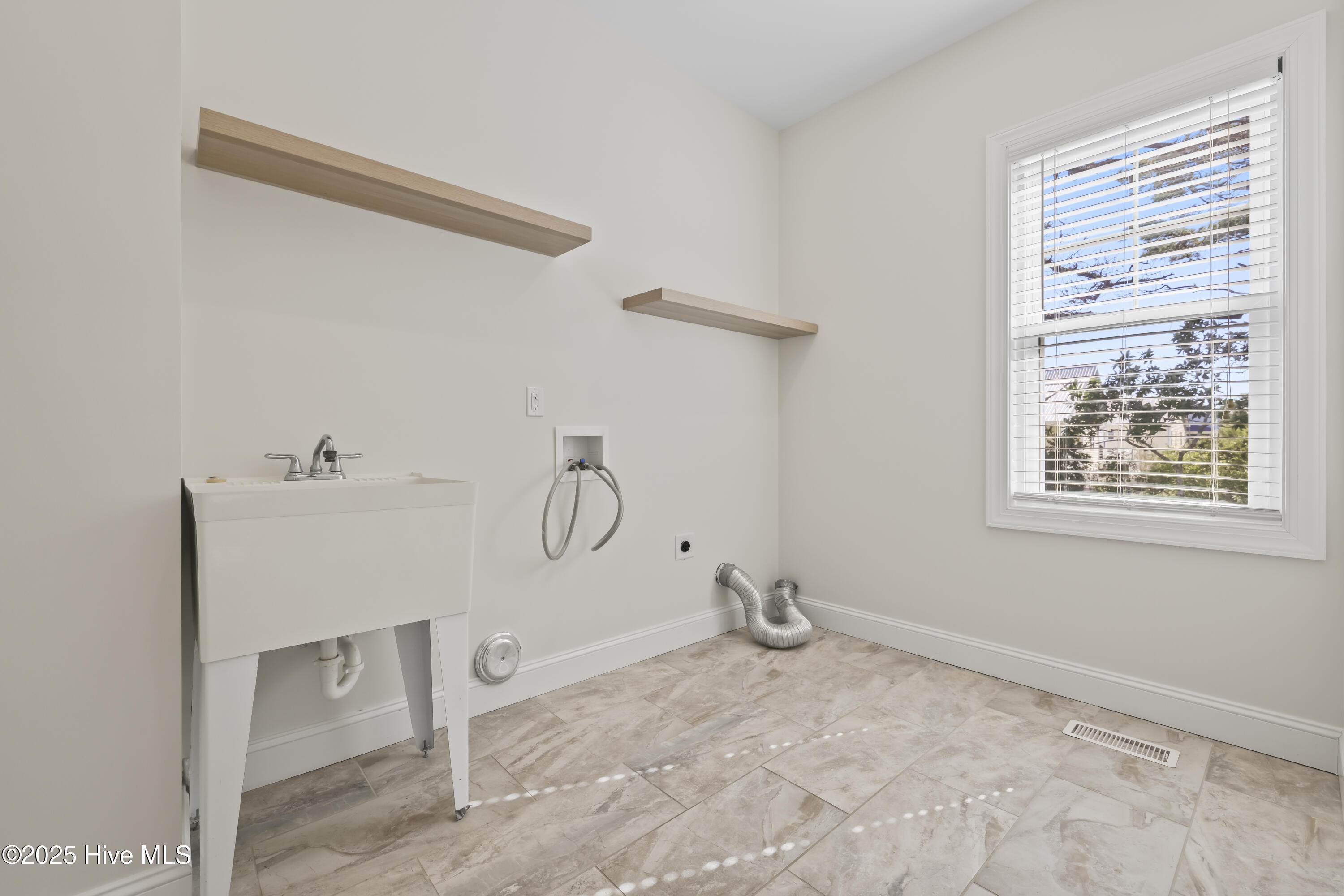 805 S South Carolina Avenue Property Photo 16