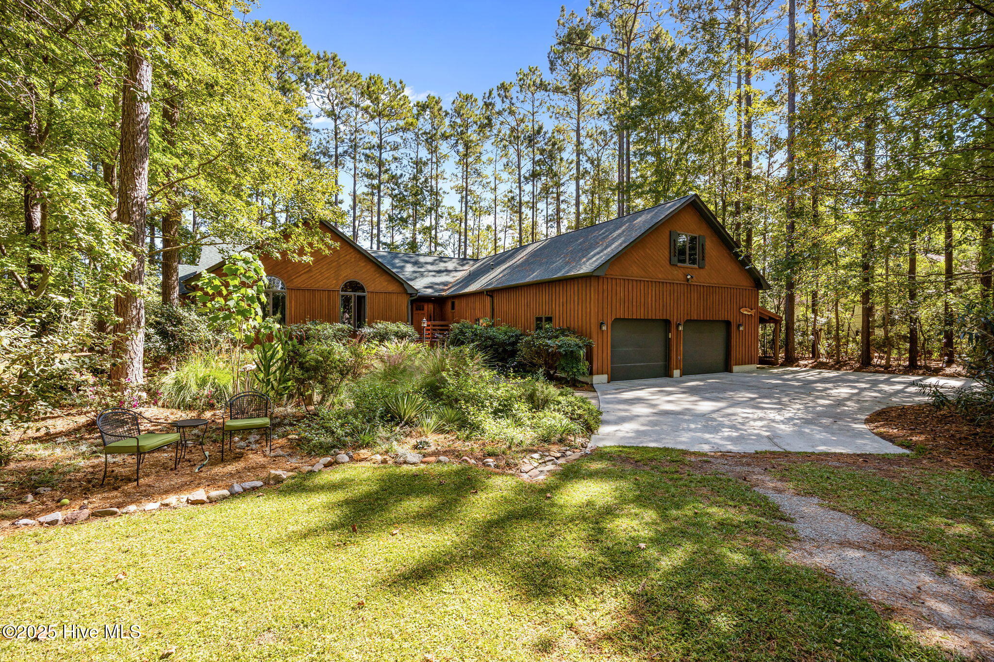 64 Leeward Lane Property Photo 1