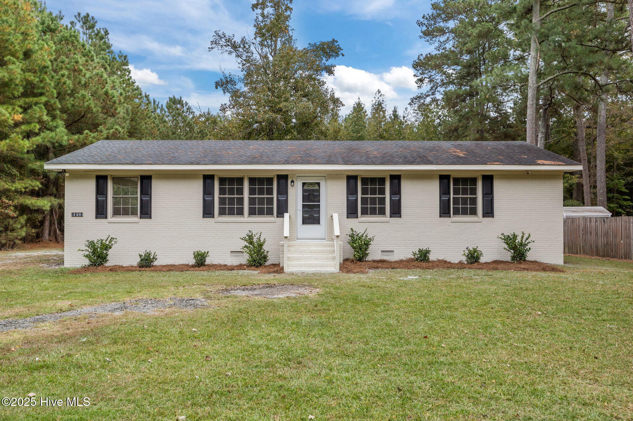 2404 Dawson Street Property Photo 1