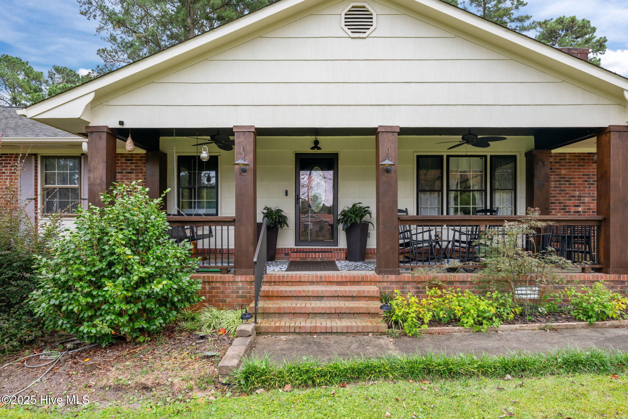 211 Rockledge Road Property Photo 2