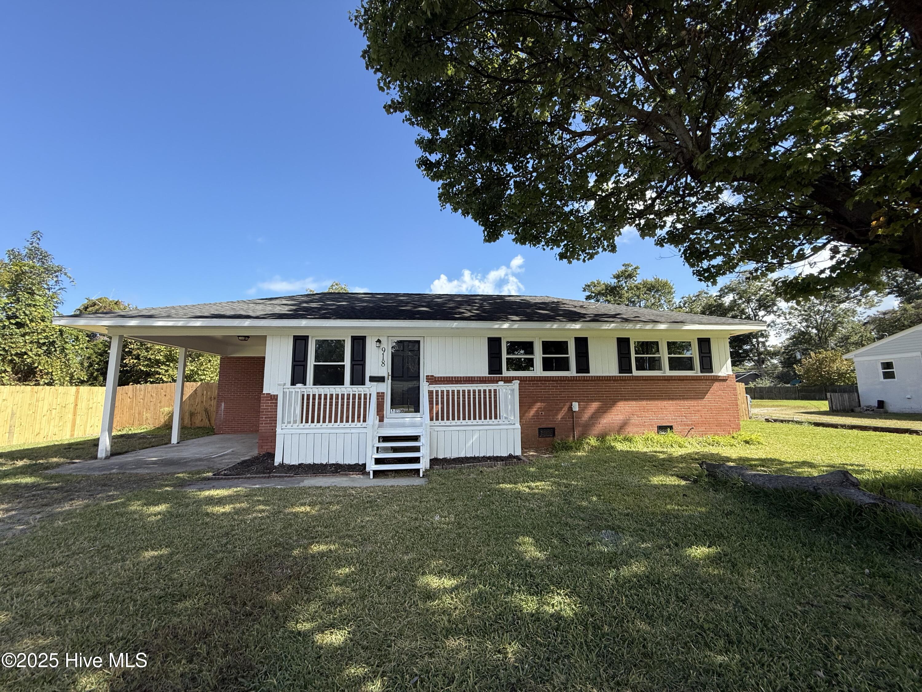 918 Greenfield Heights Boulevard Property Photo 1