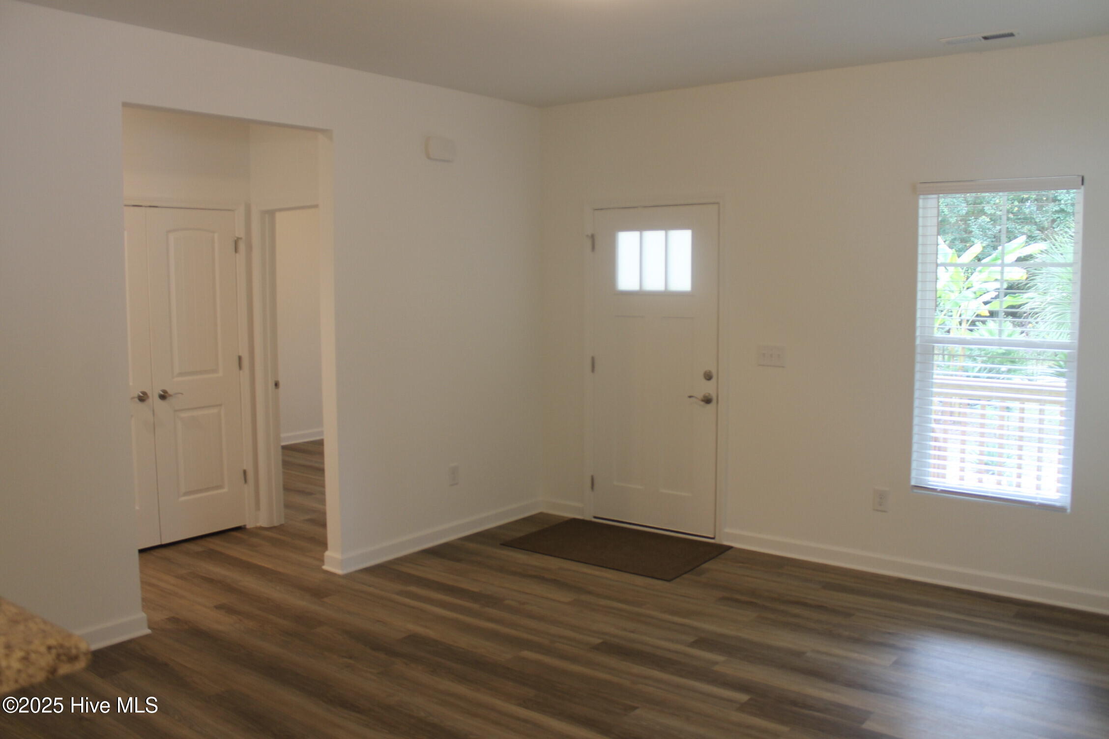 301 E Goodman Street Property Photo 15