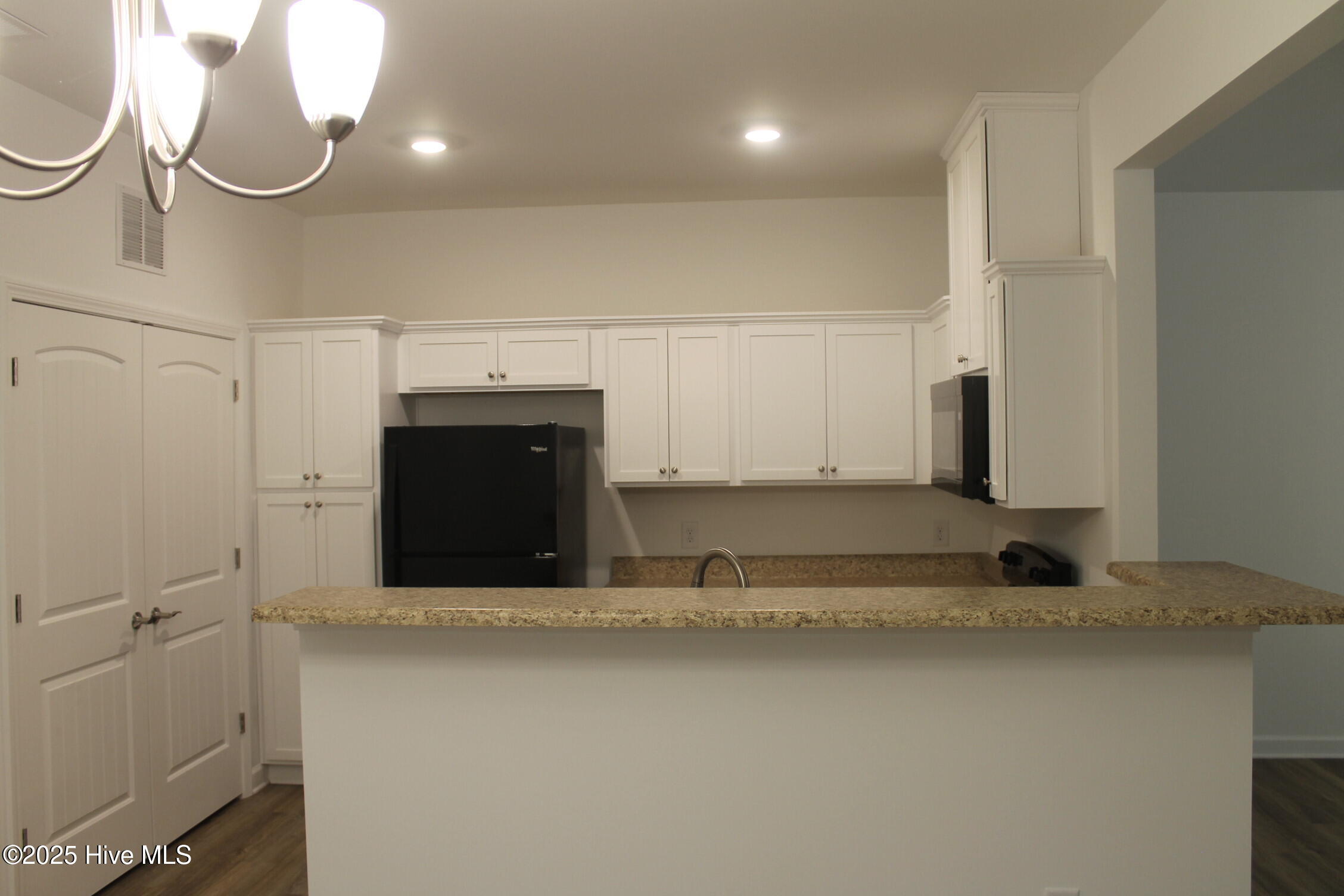 301 E Goodman Street Property Photo 22