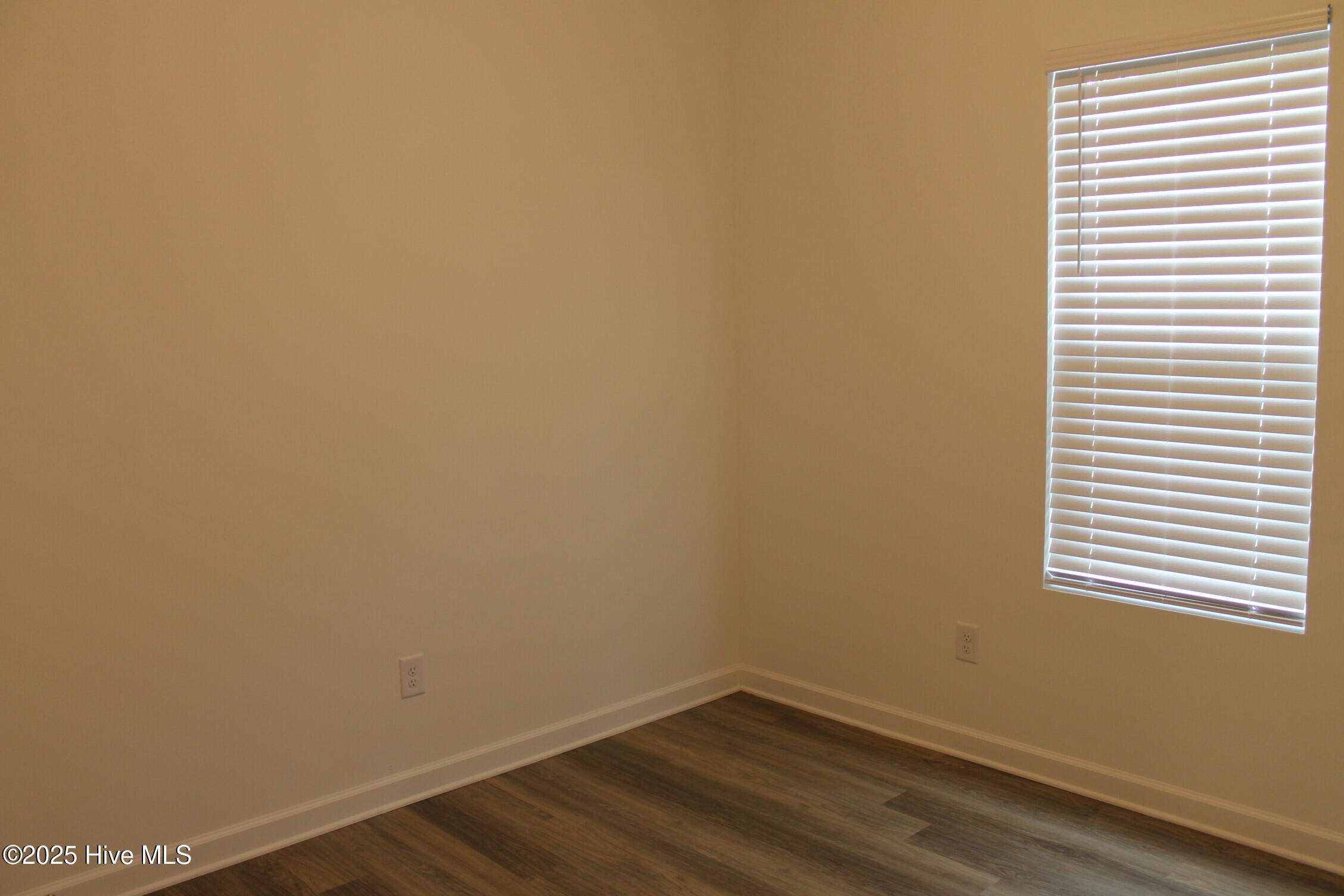 301 E Goodman Street Property Photo 29
