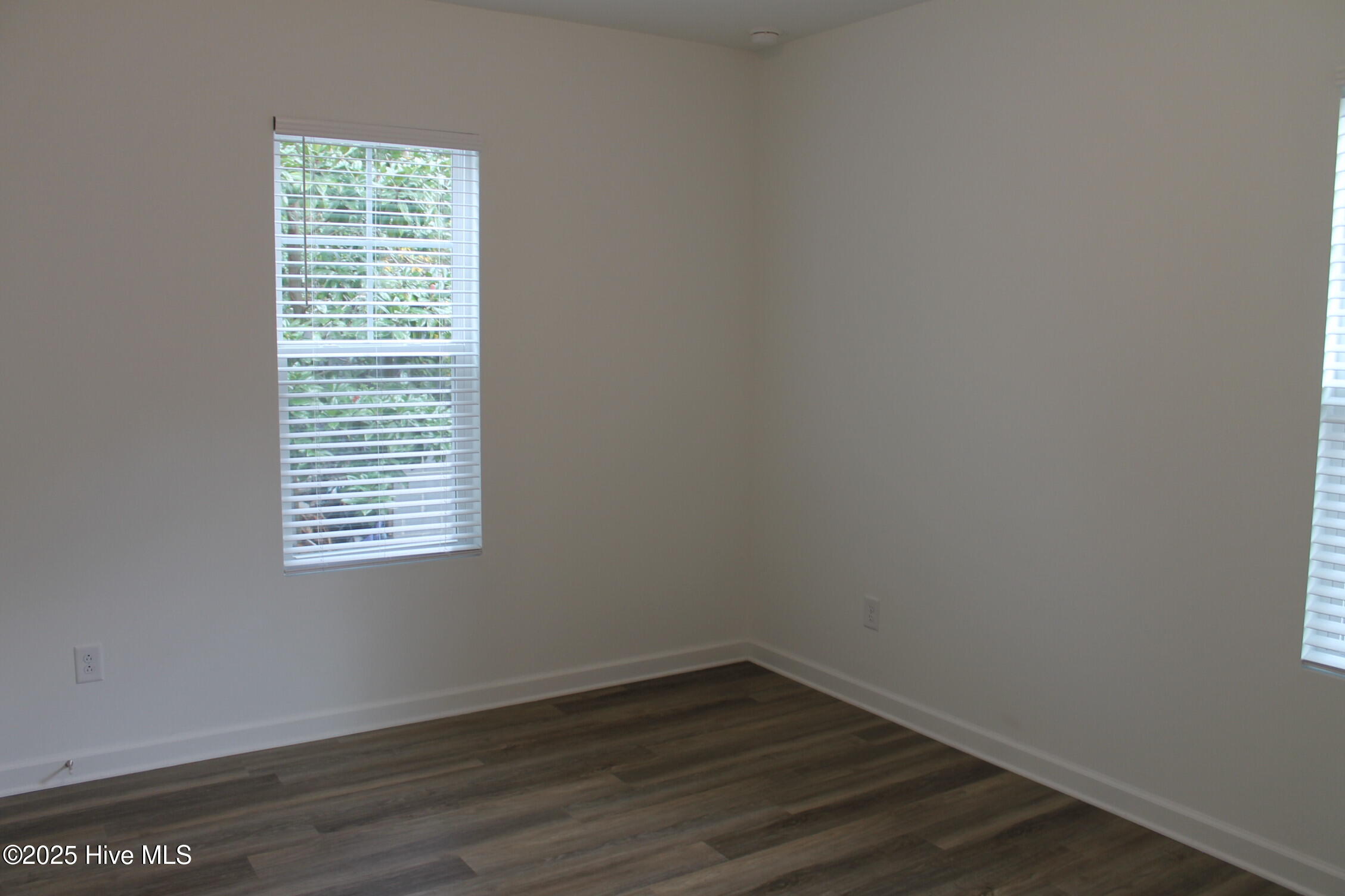 301 E Goodman Street Property Photo 37