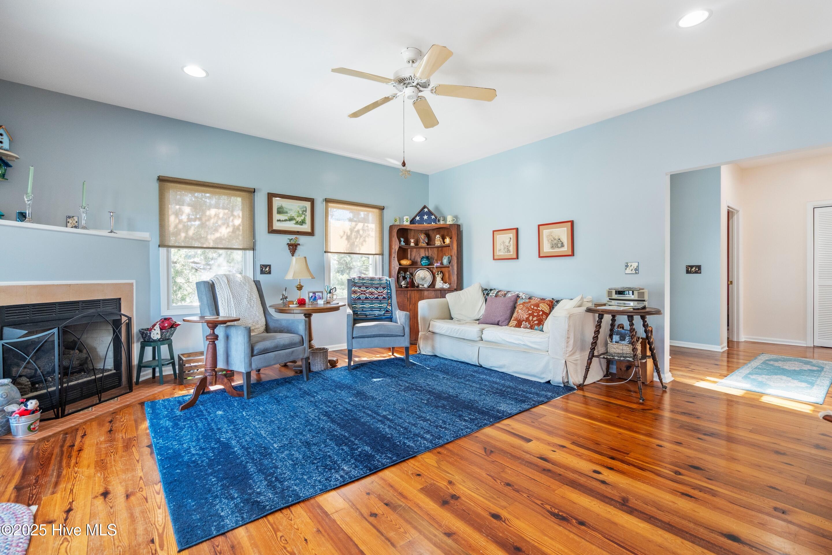 642 S Fourth Avenue Property Photo 5