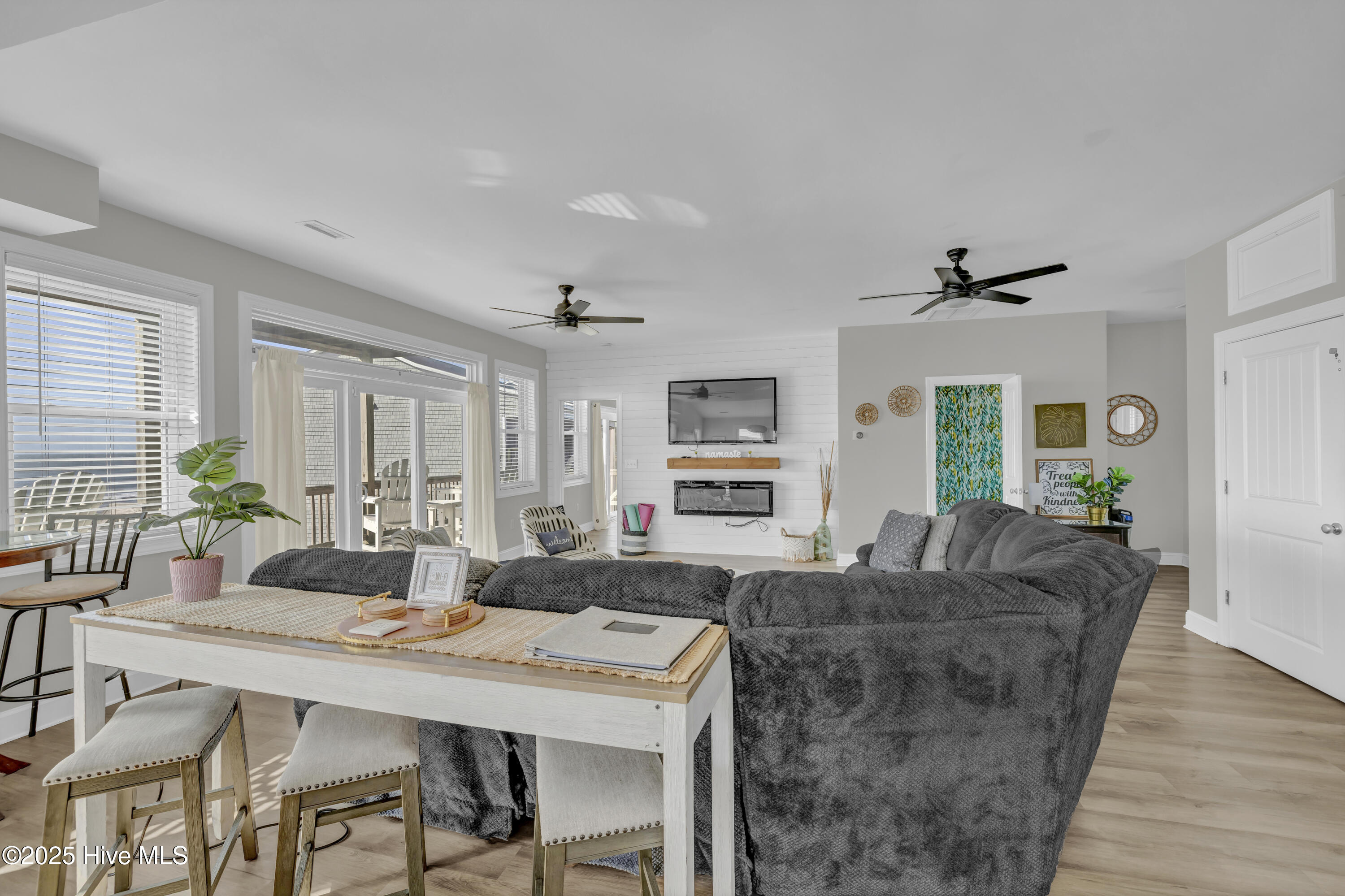 1800 New River Inlet Road Property Photo 8