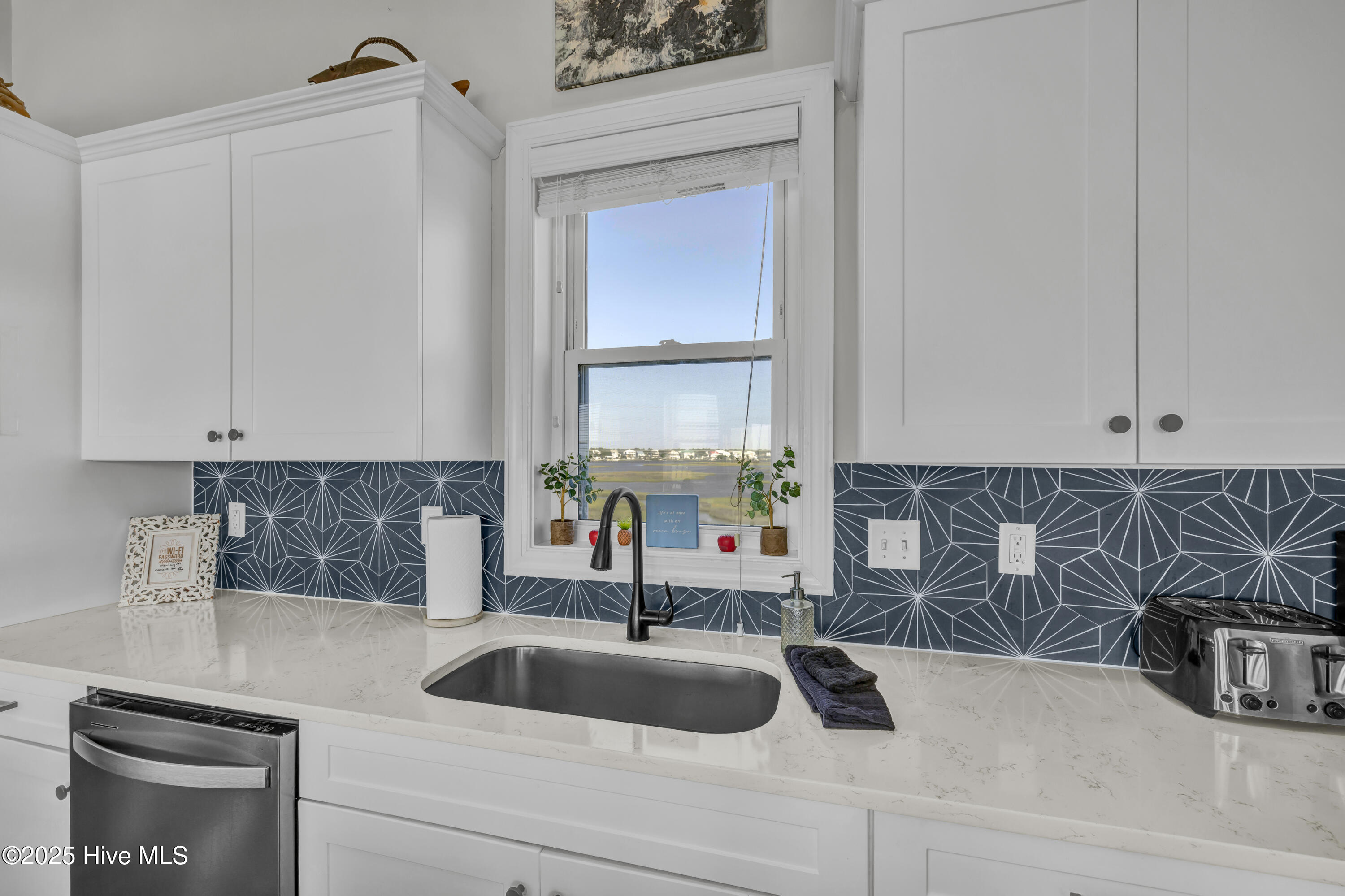 1800 New River Inlet Road Property Photo 11