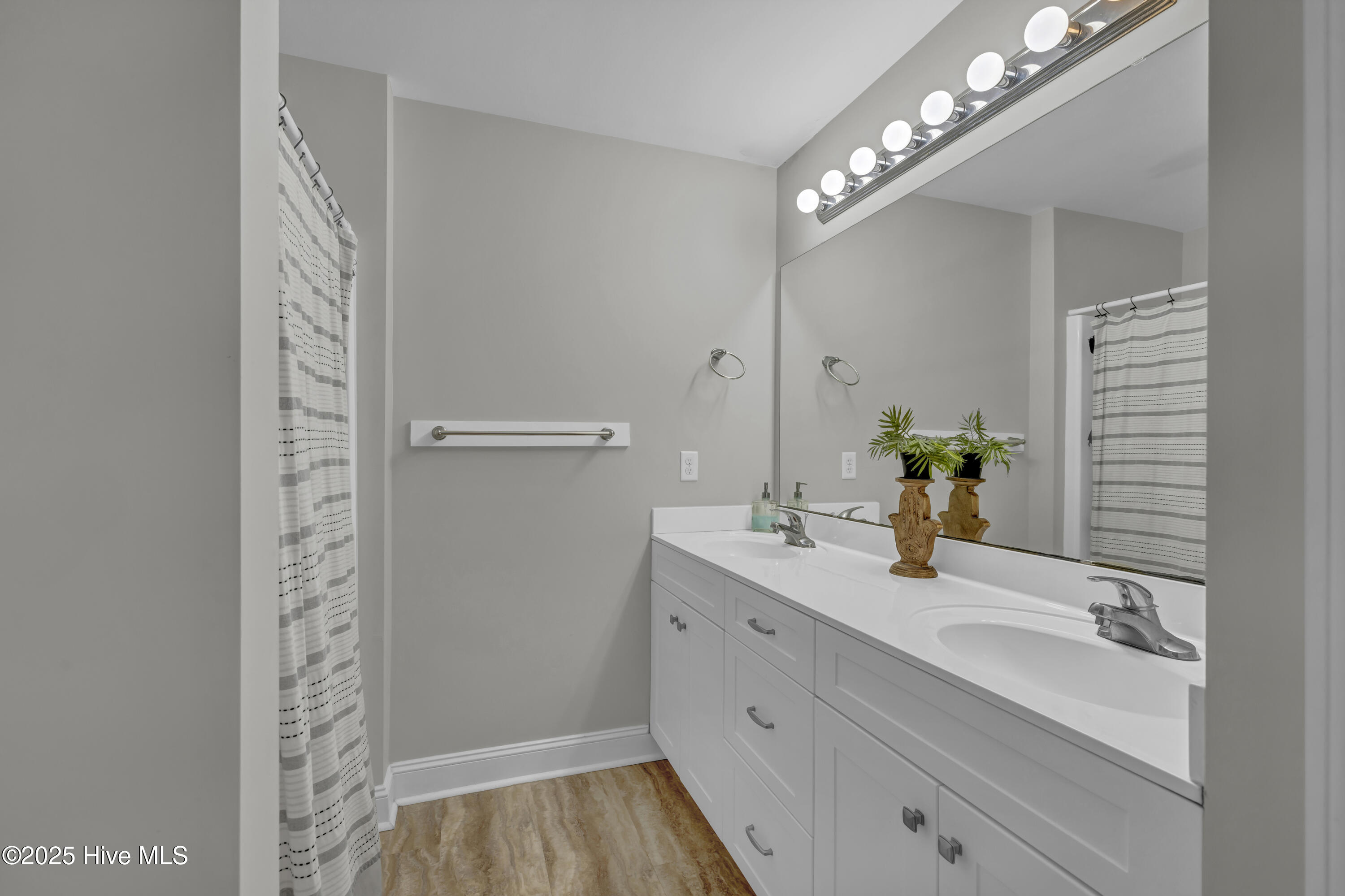 1800 New River Inlet Road Property Photo 26