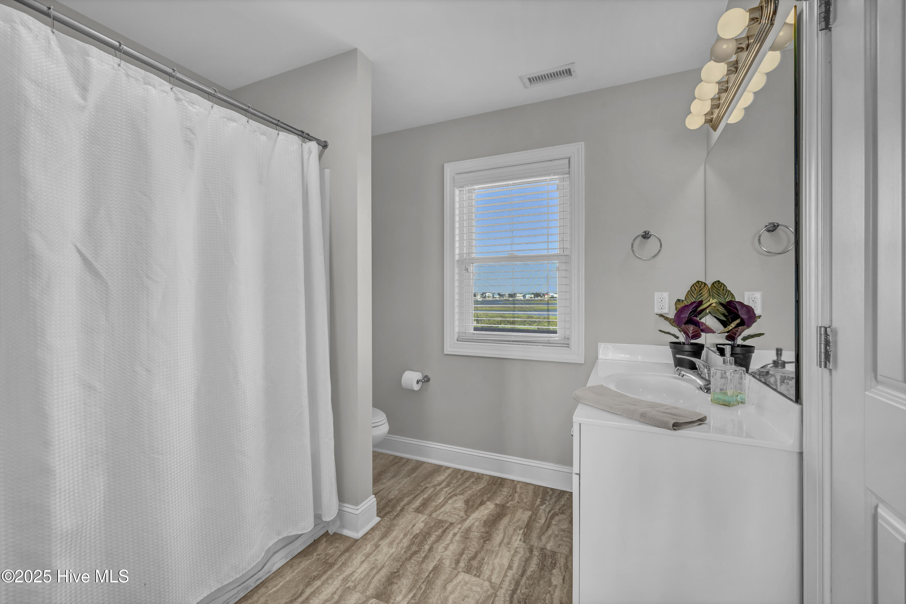 1800 New River Inlet Road Property Photo 32