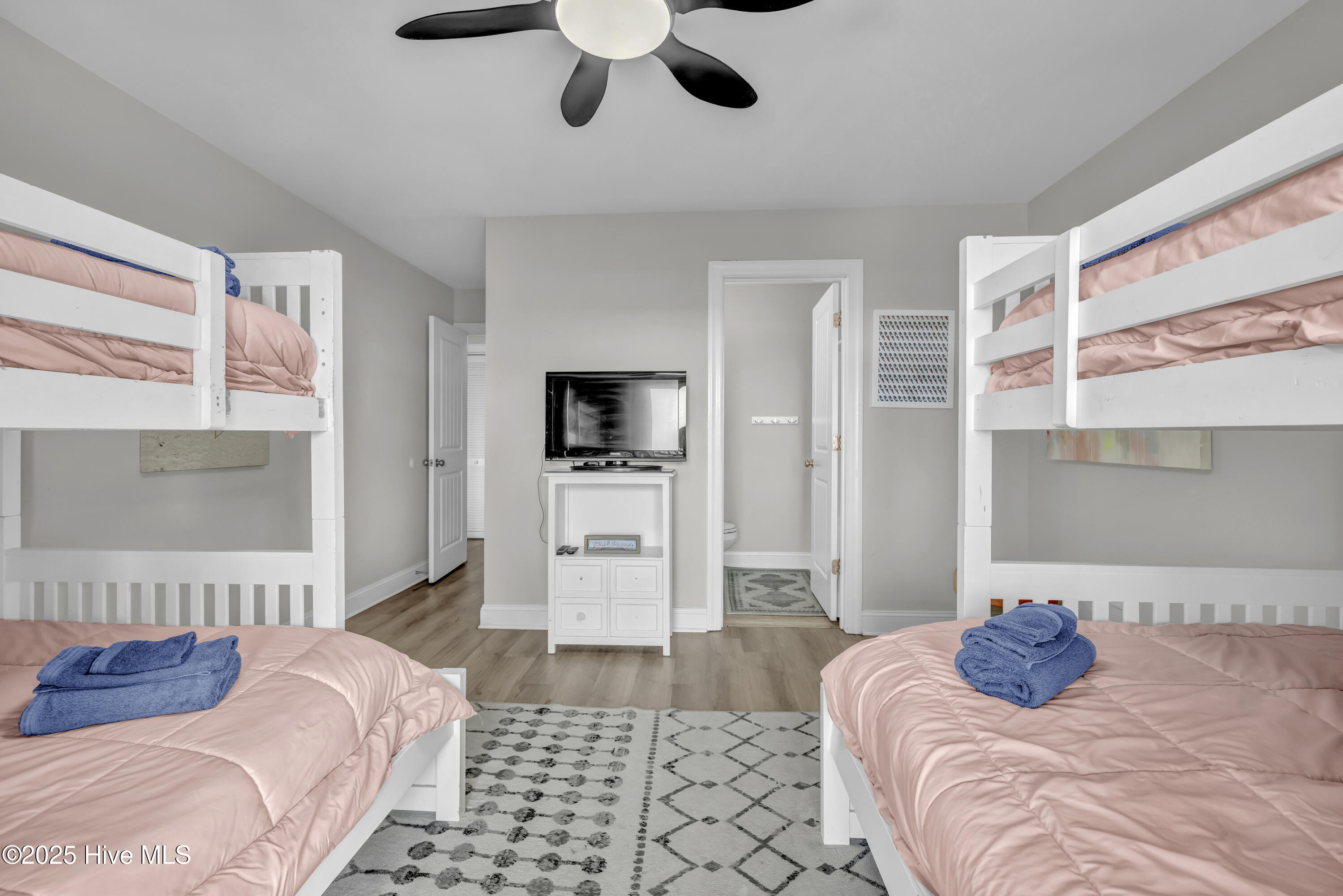 1800 New River Inlet Road Property Photo 34