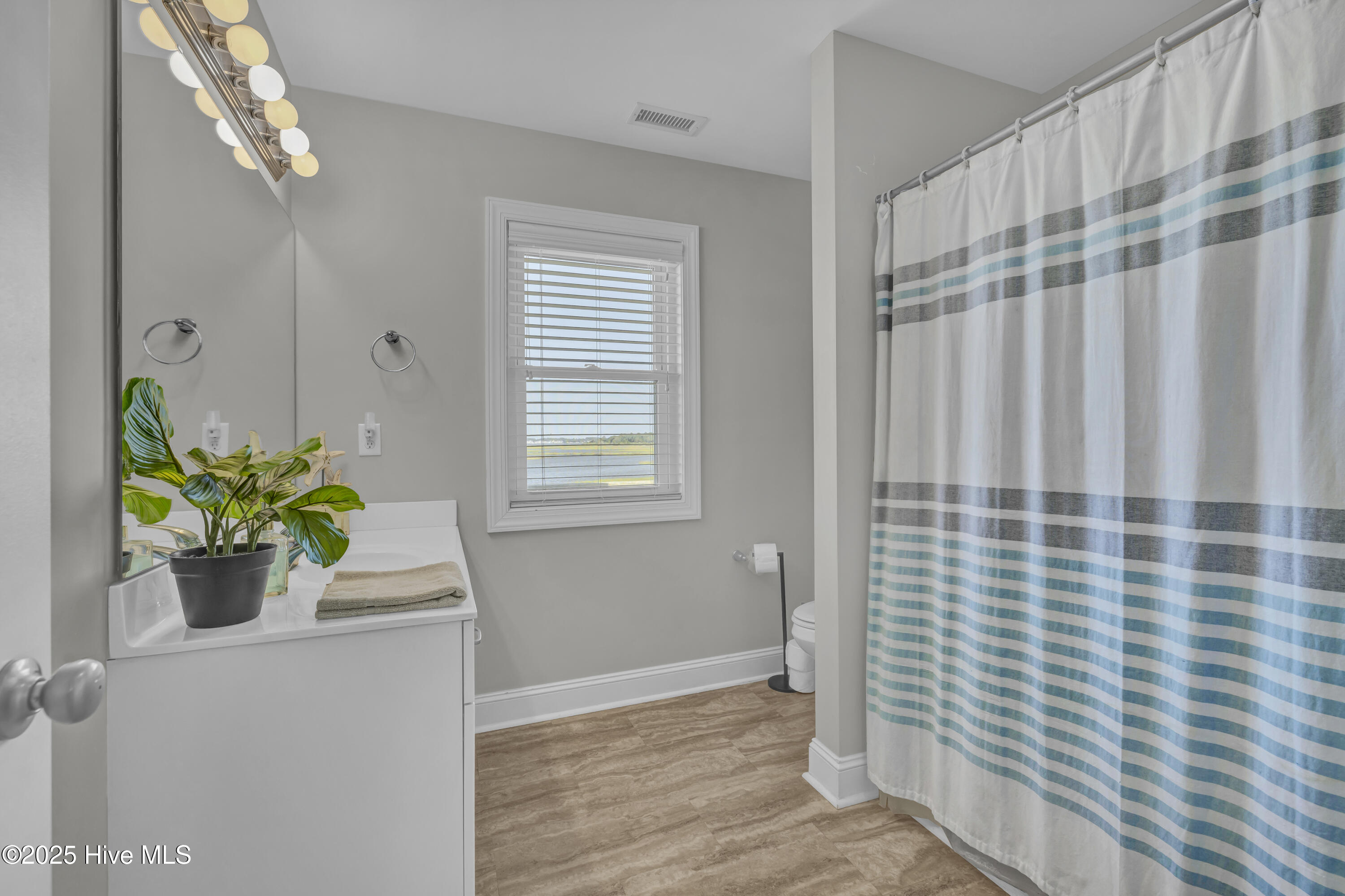 1800 New River Inlet Road Property Photo 43