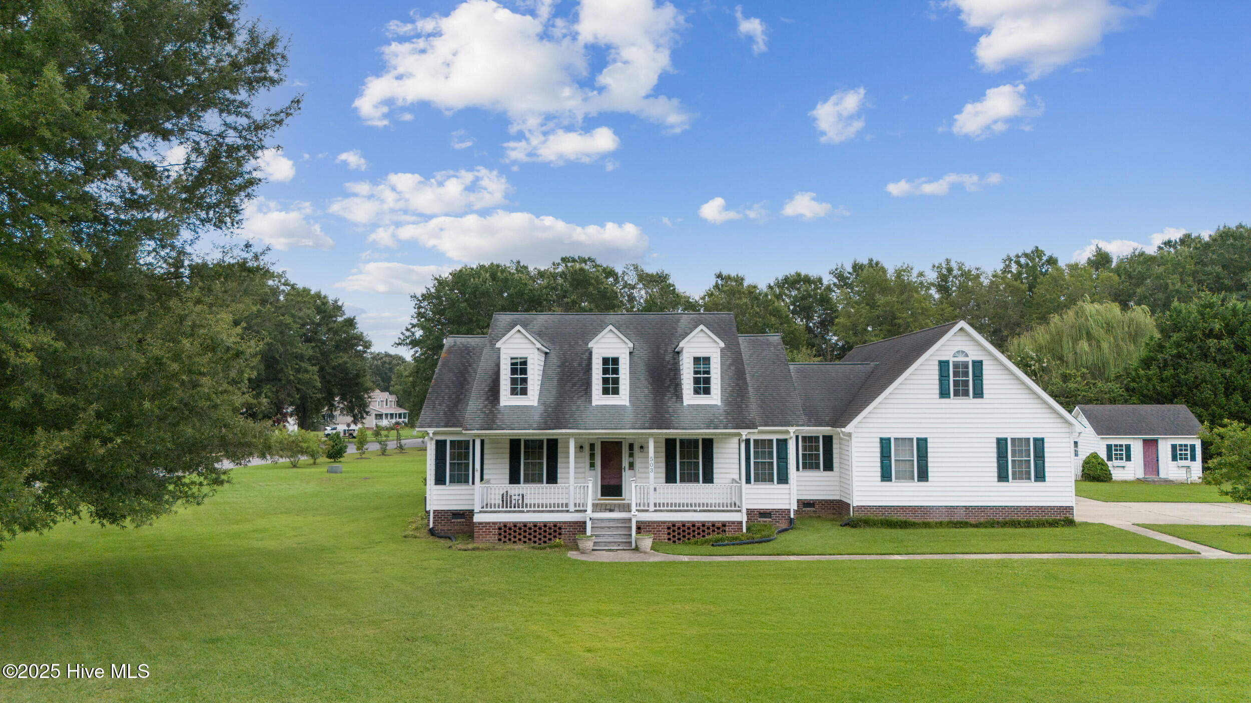 503 Robin Lane Property Photo 1