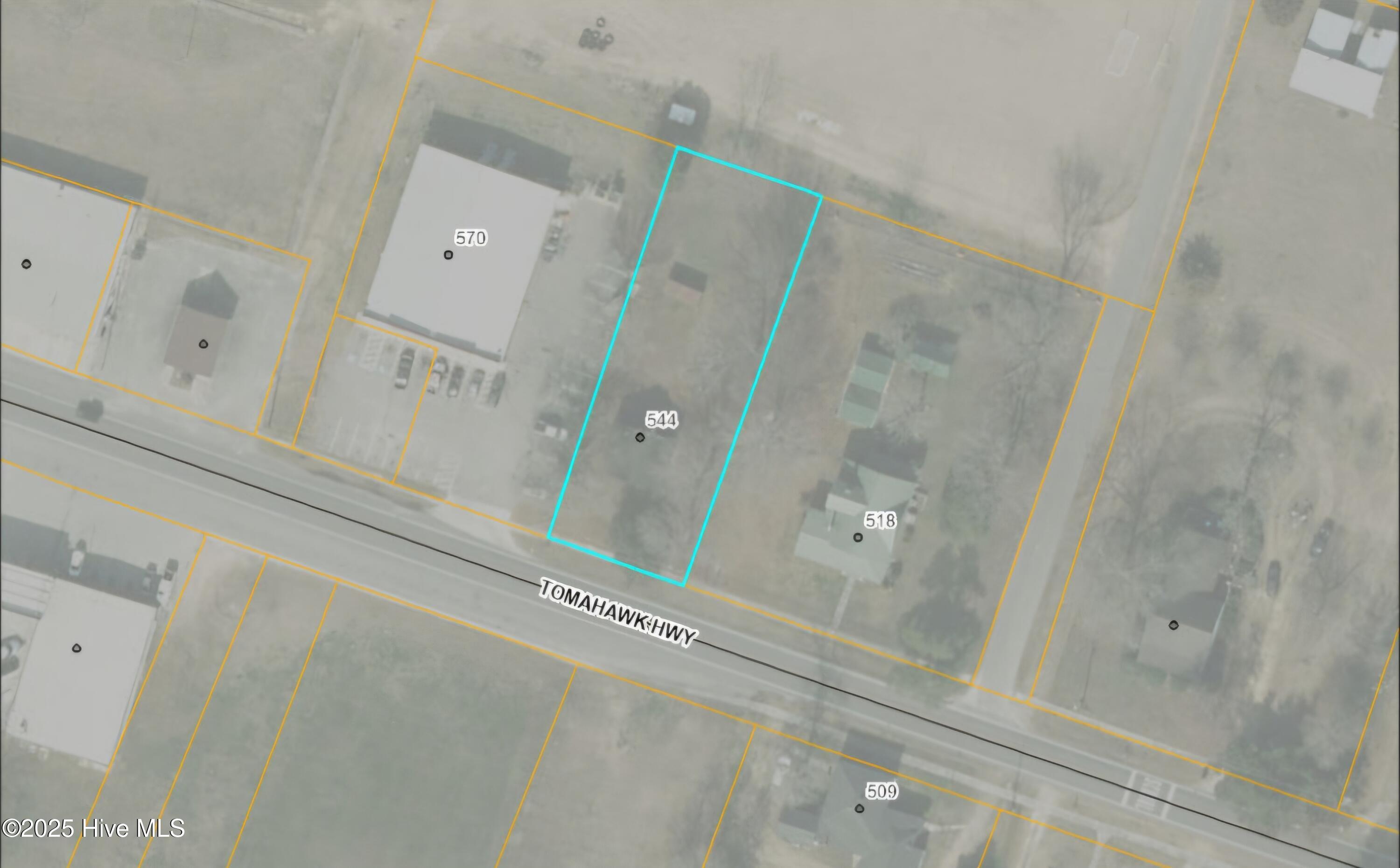 544 Tomahawk Highway Property Photo 2