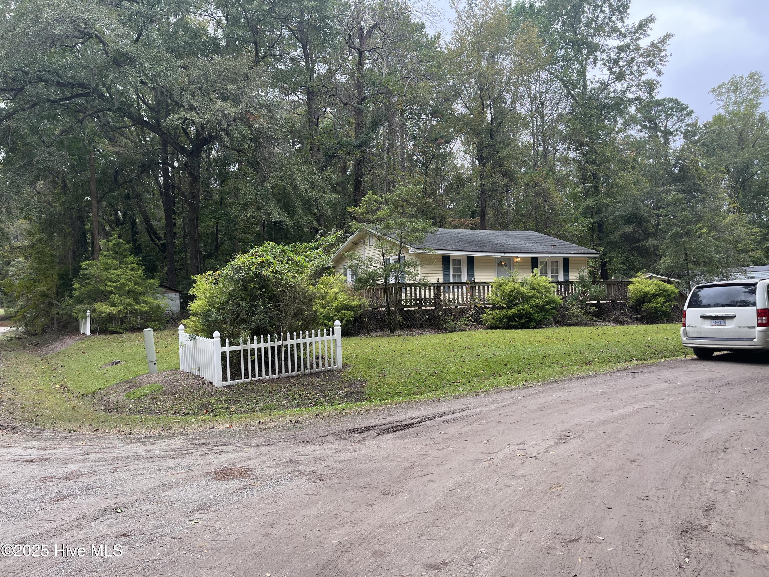 11 Cedar Lane Property Photo 10