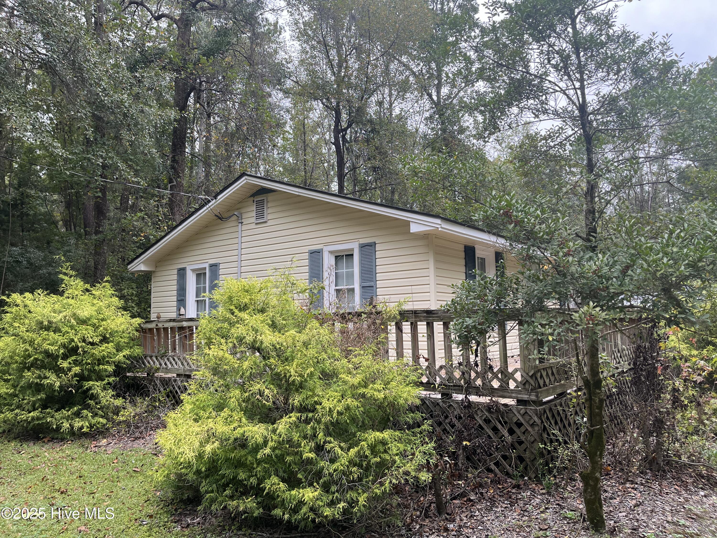 11 Cedar Lane Property Photo 12