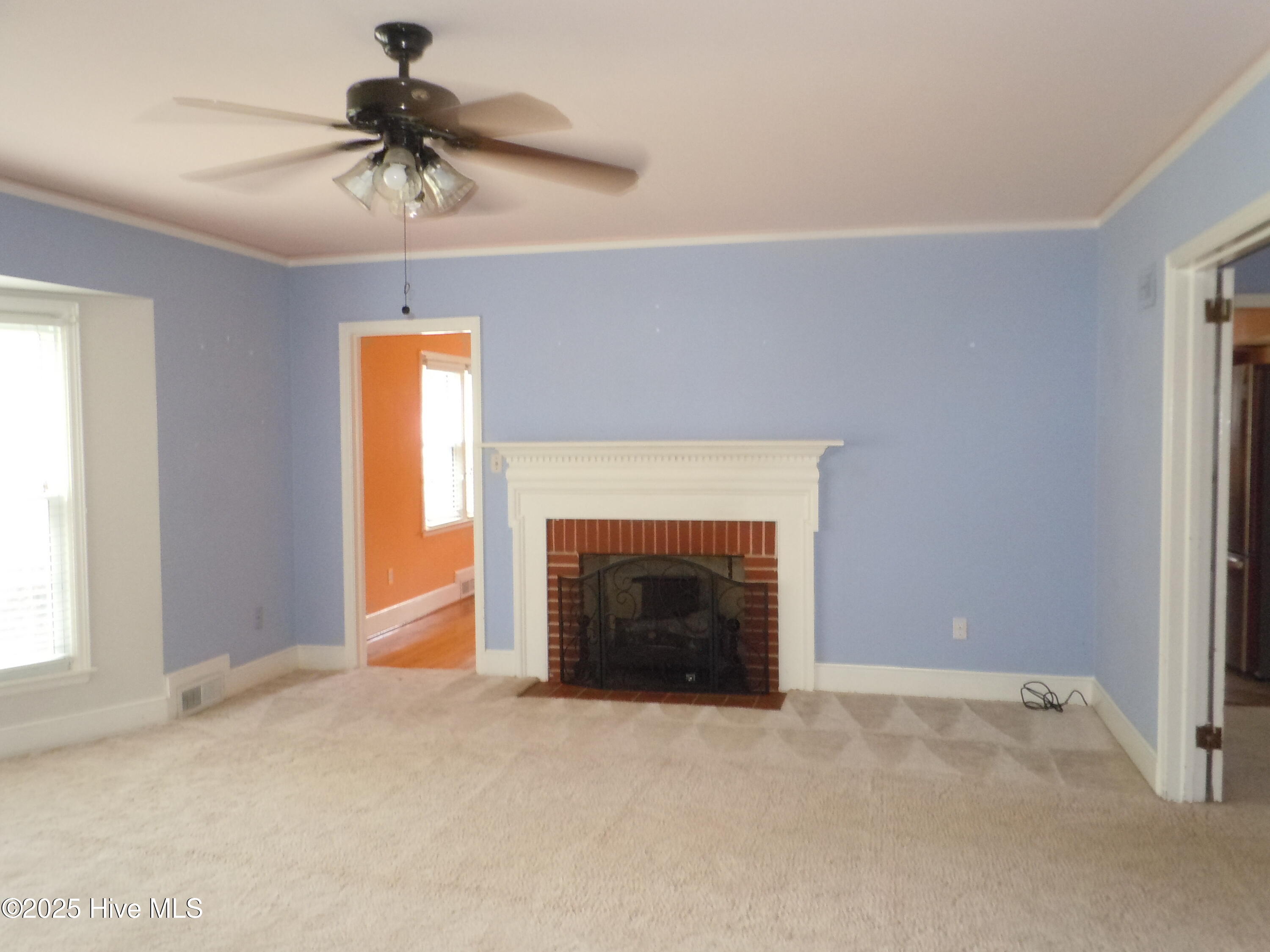 110 E Bell Street Property Photo 5