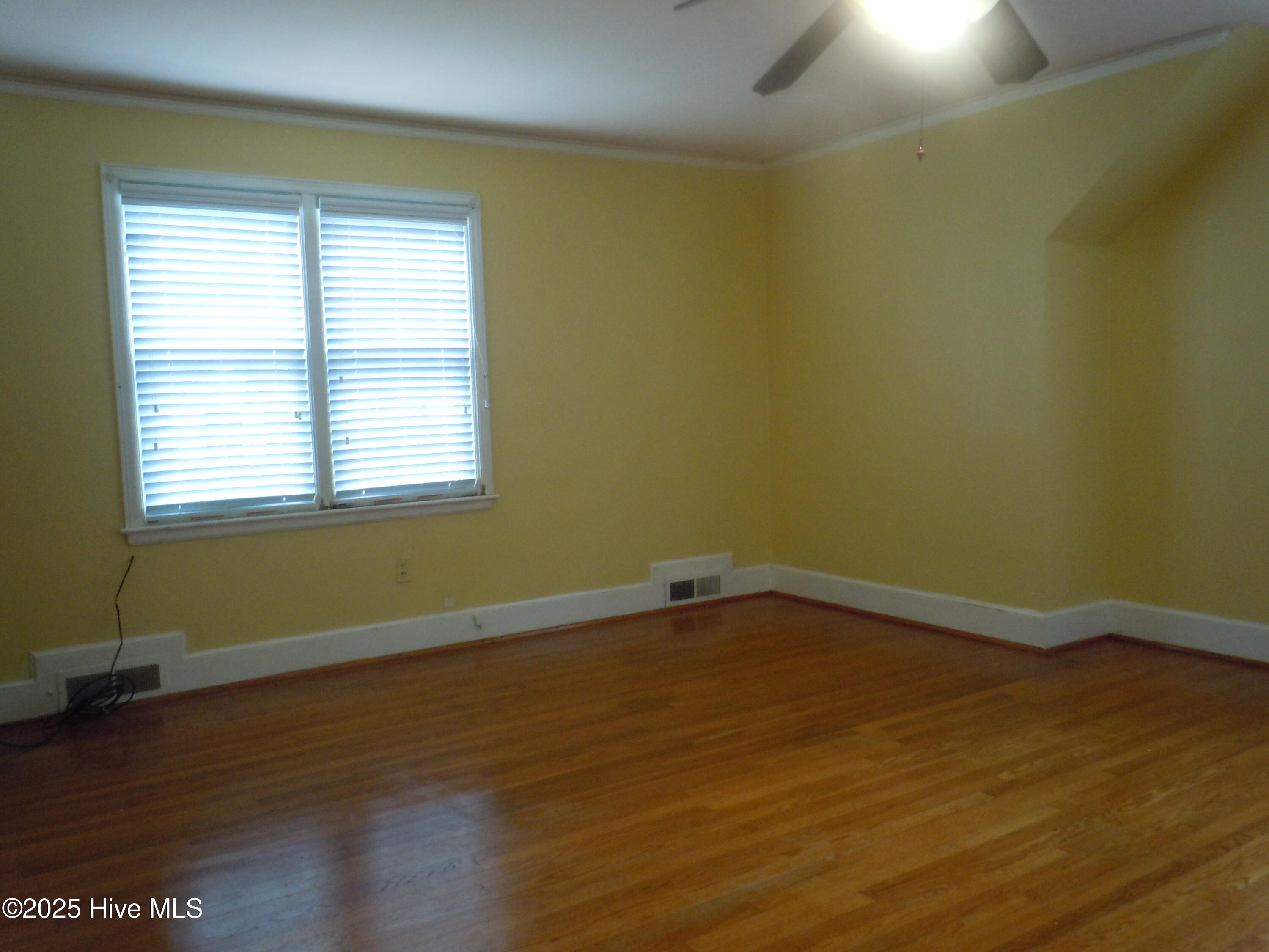 110 E Bell Street Property Photo 33