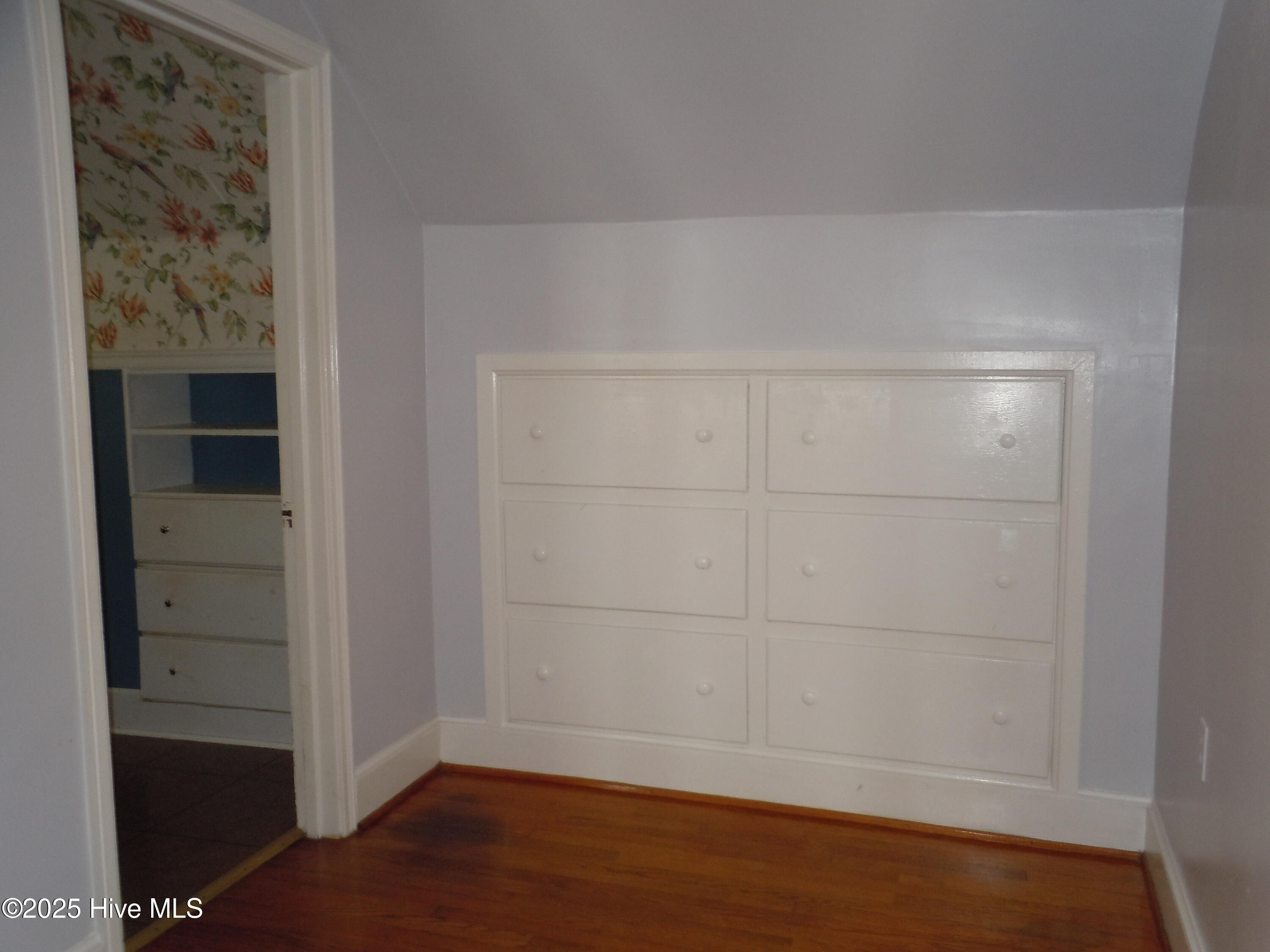 110 E Bell Street Property Photo 37