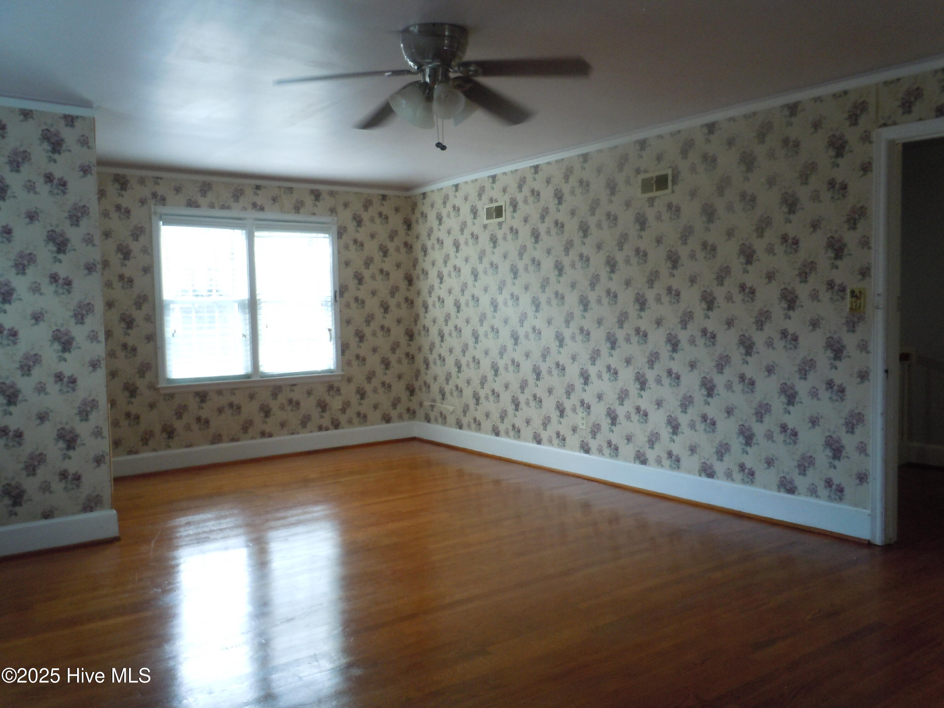 110 E Bell Street Property Photo 43