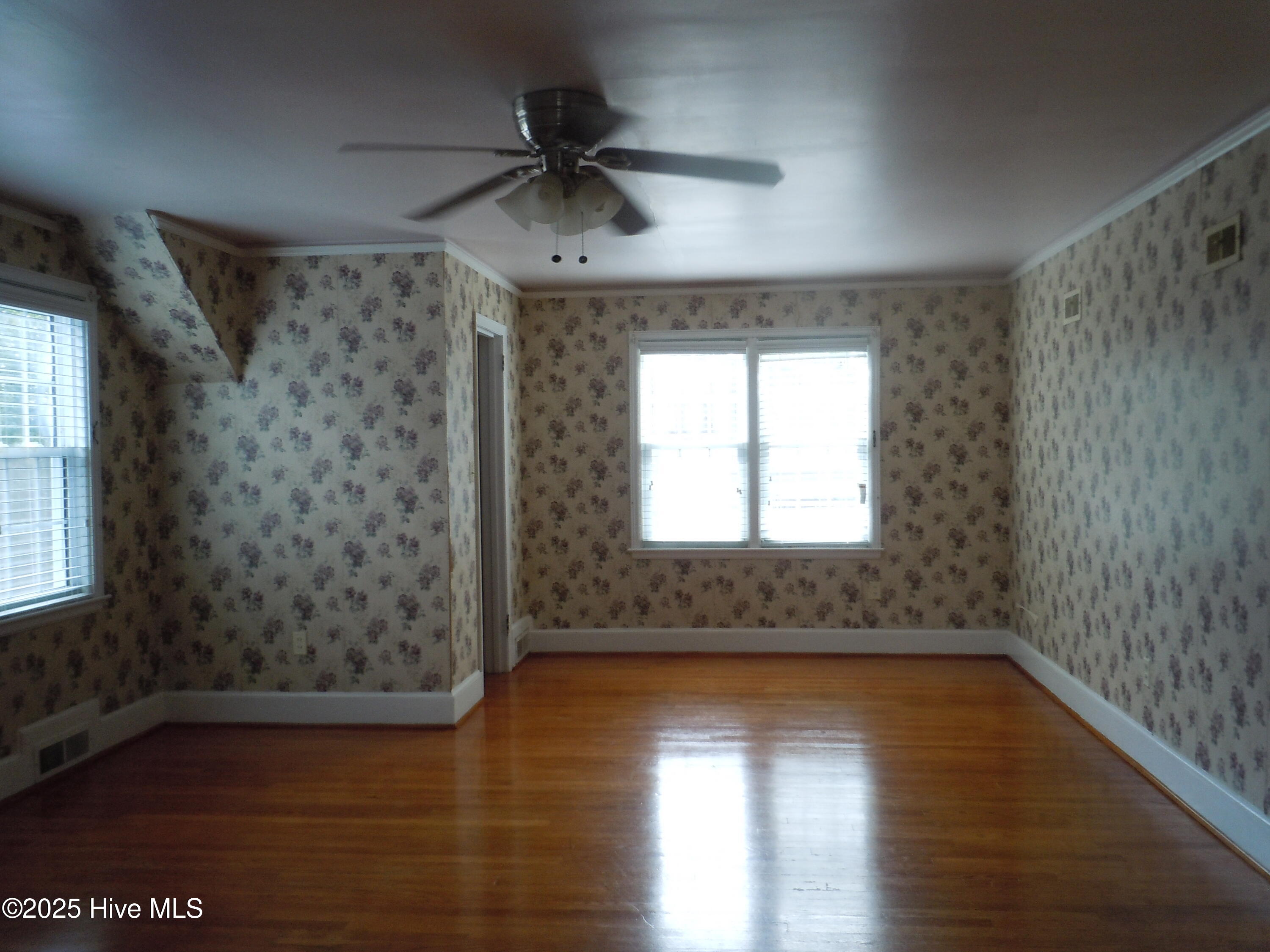 110 E Bell Street Property Photo 44
