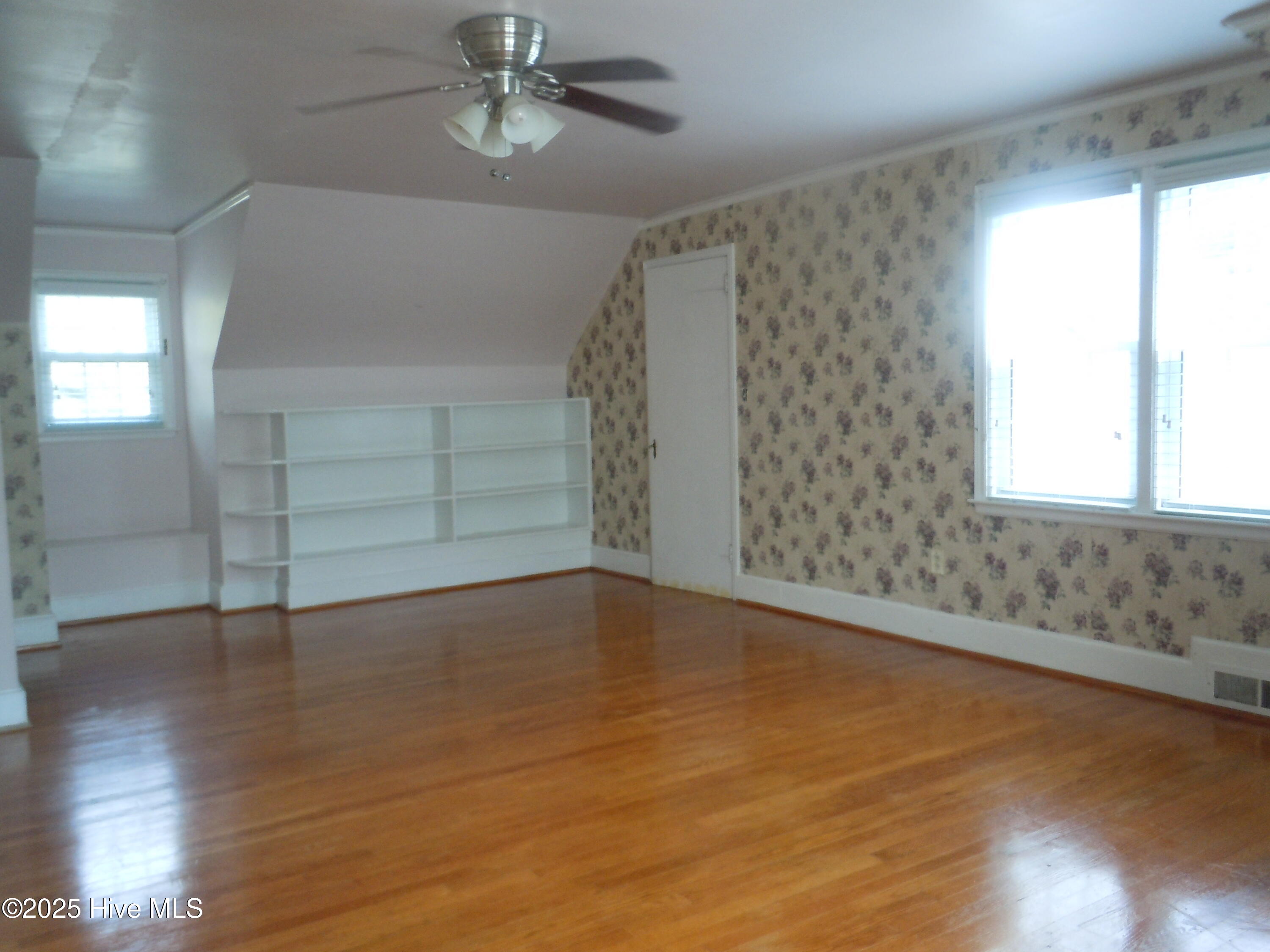 110 E Bell Street Property Photo 45