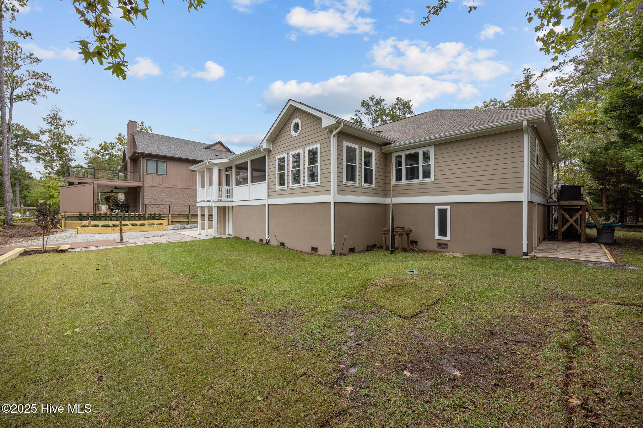 402 Whittaker Point Road Property Photo 3