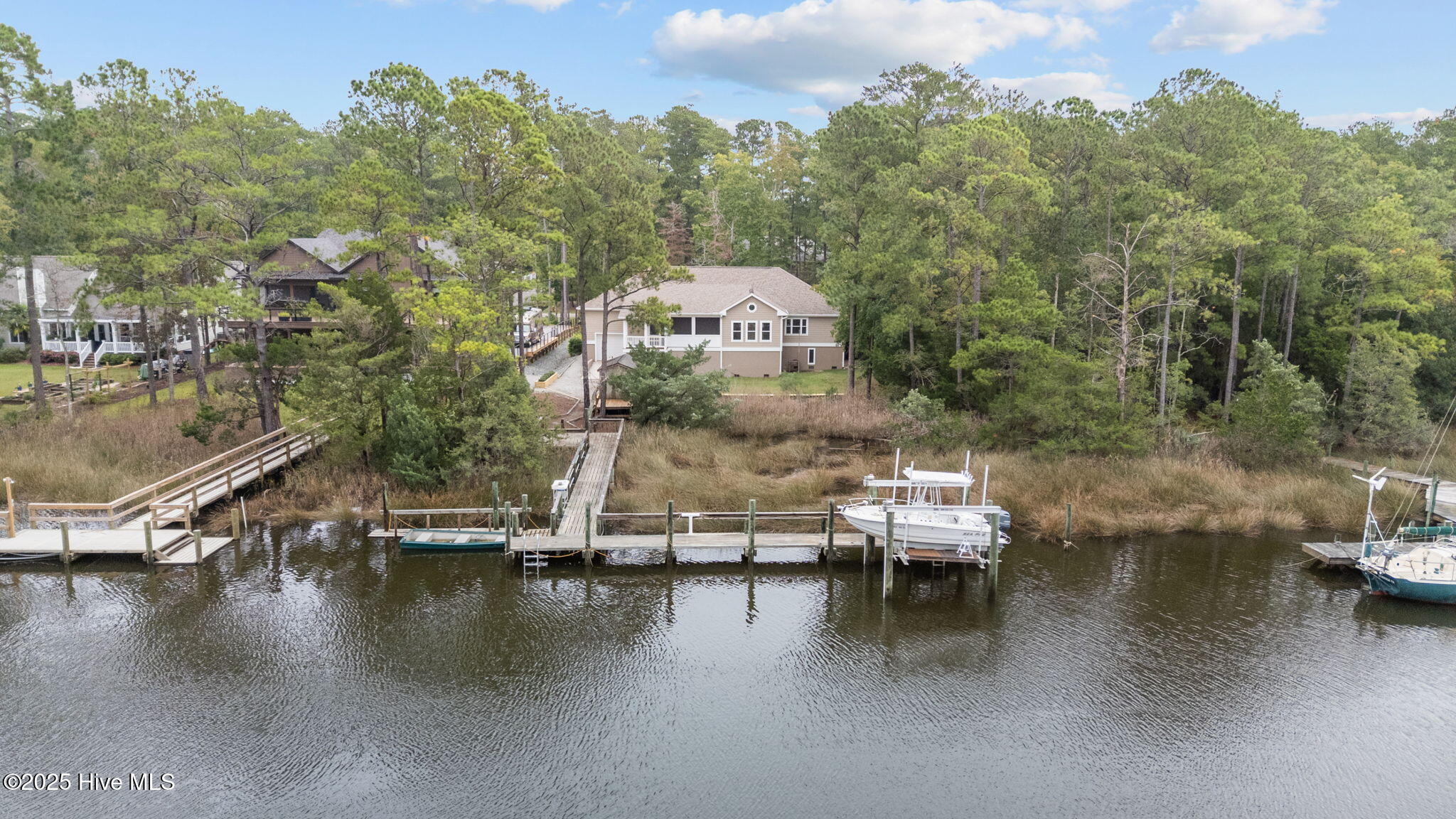 402 Whittaker Point Road Property Photo 9