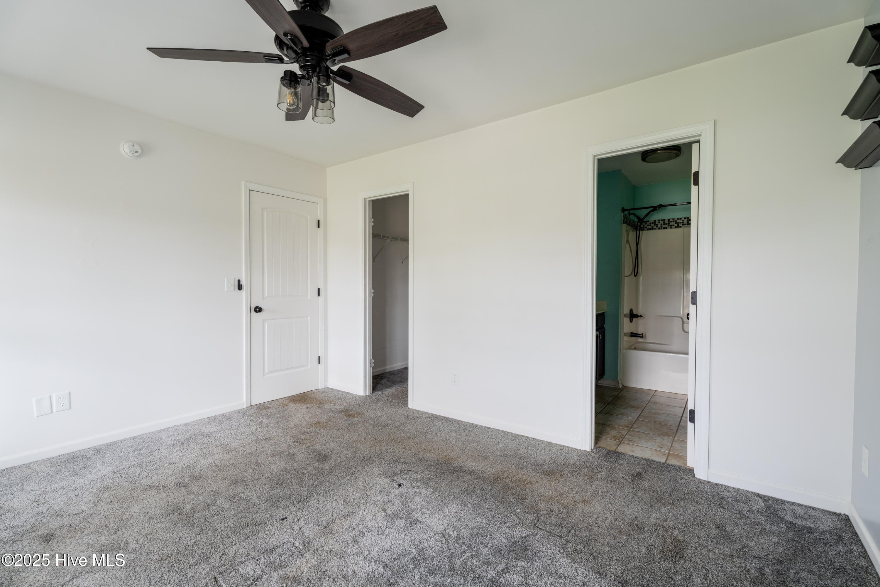 404 Silva Cove Property Photo 10