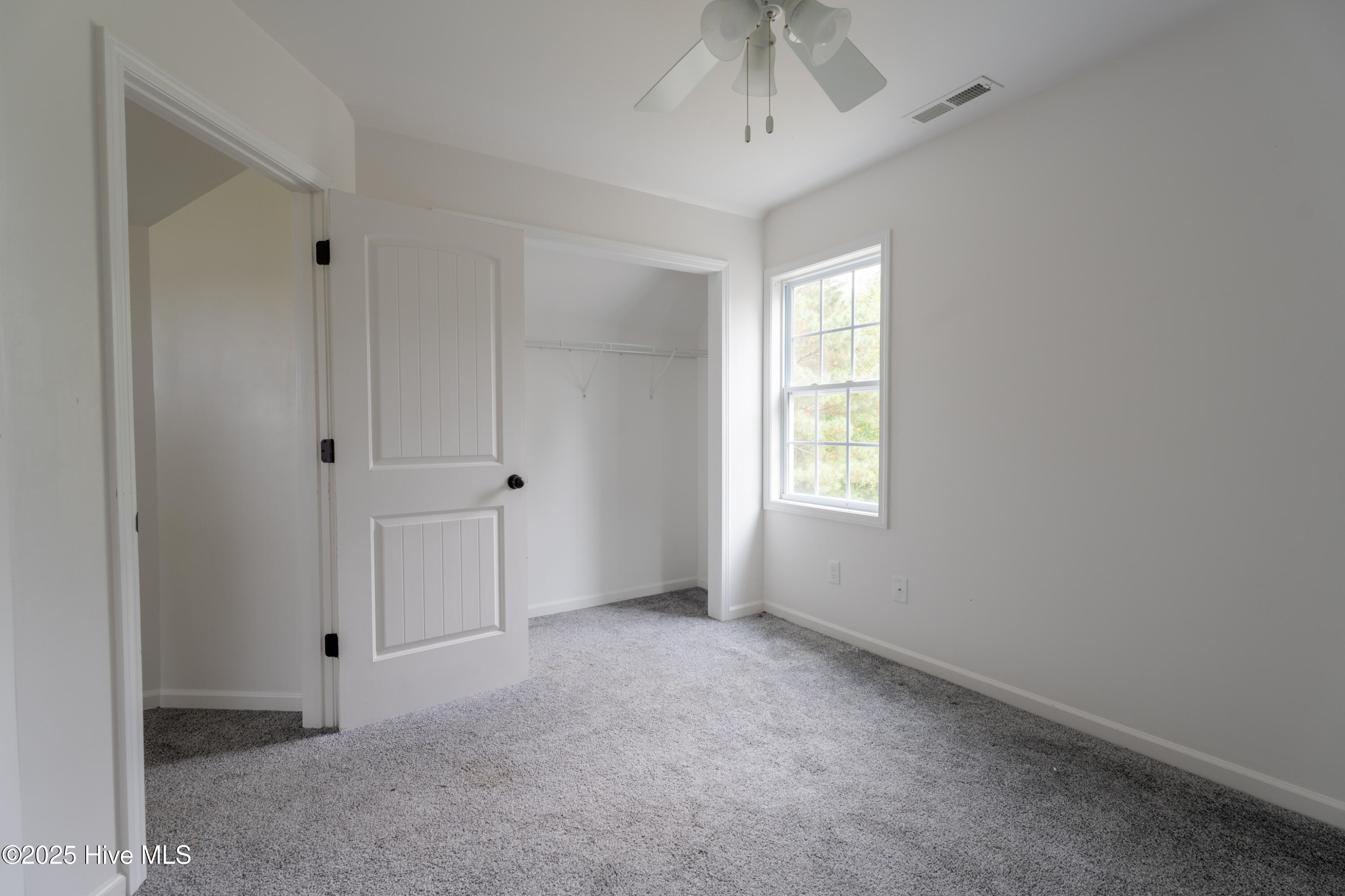 404 Silva Cove Property Photo 18