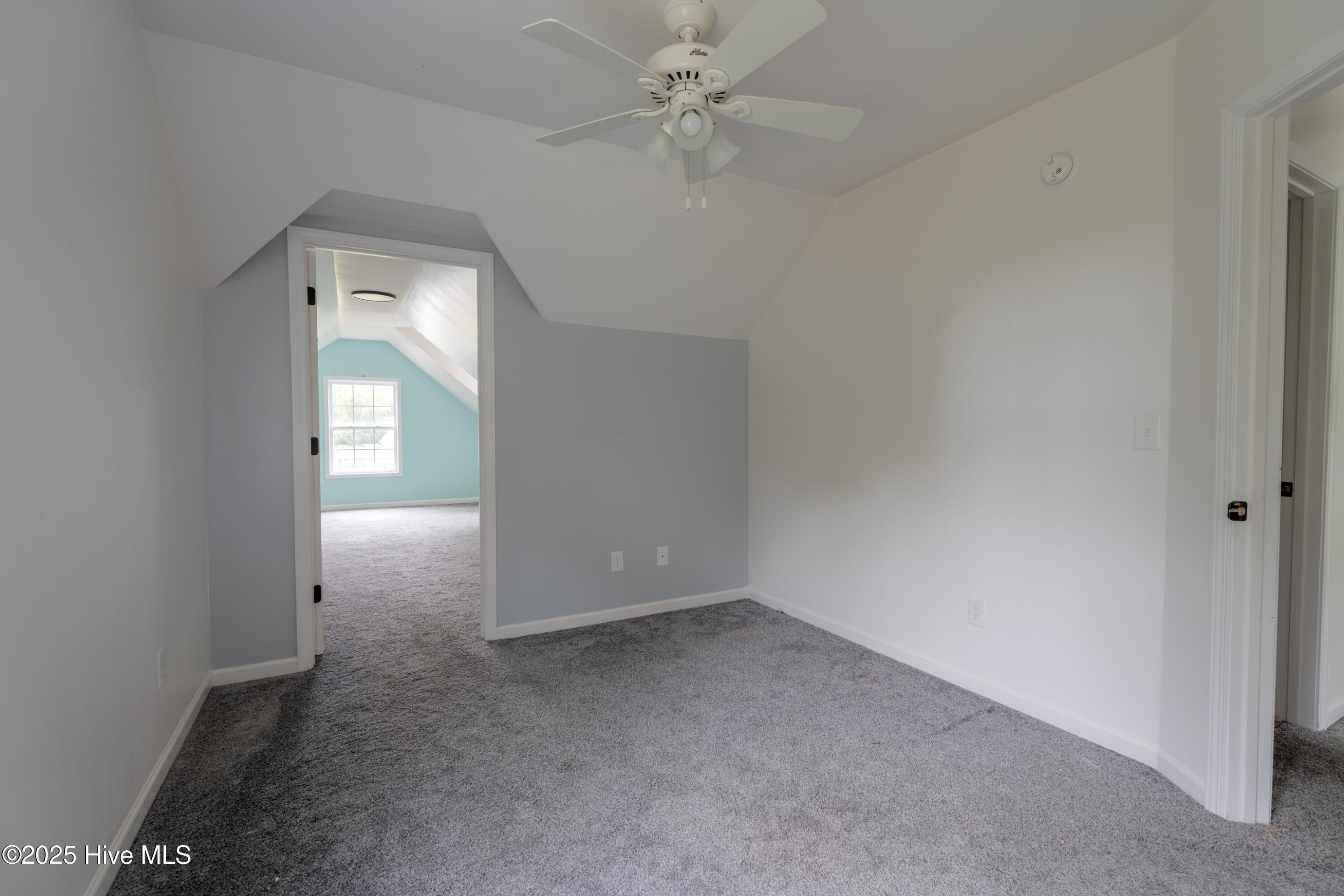 404 Silva Cove Property Photo 19