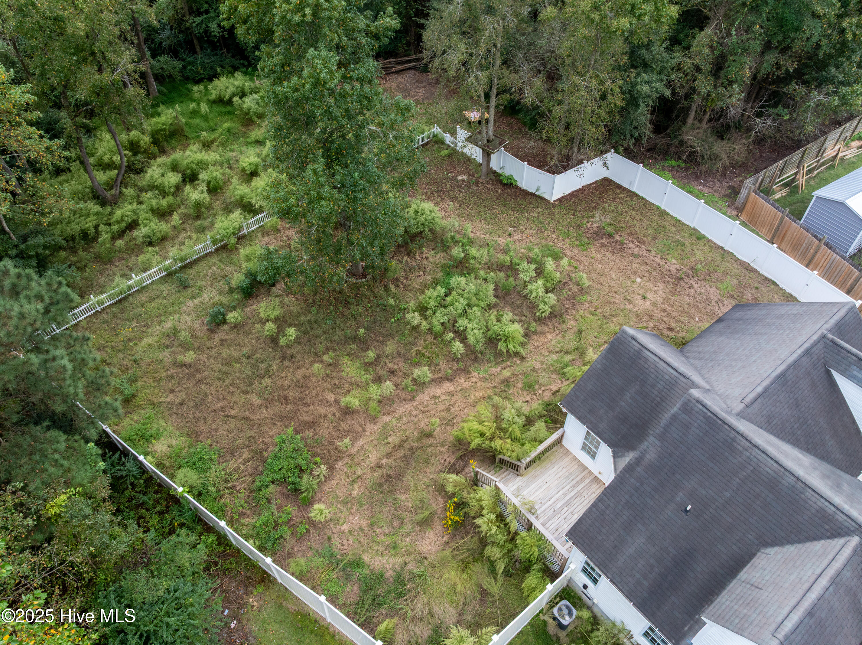 404 Silva Cove Property Photo 30