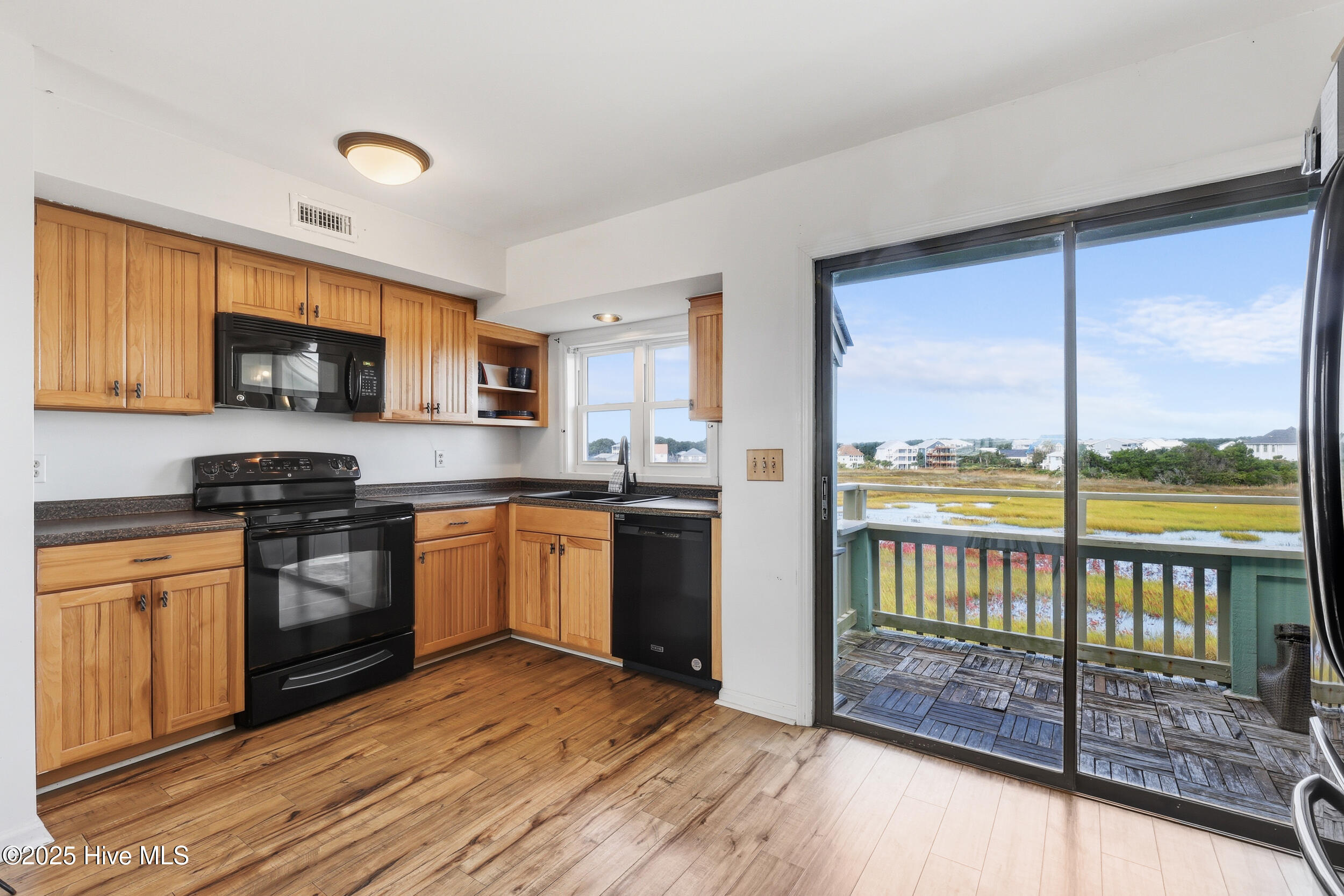 1709 Canal Drive B11 Property Photo 12