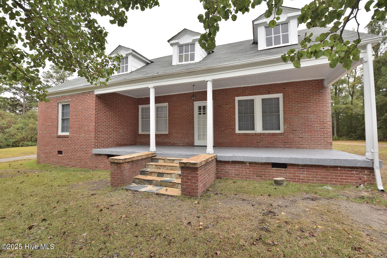 1760 Country Club Road Property Photo 1