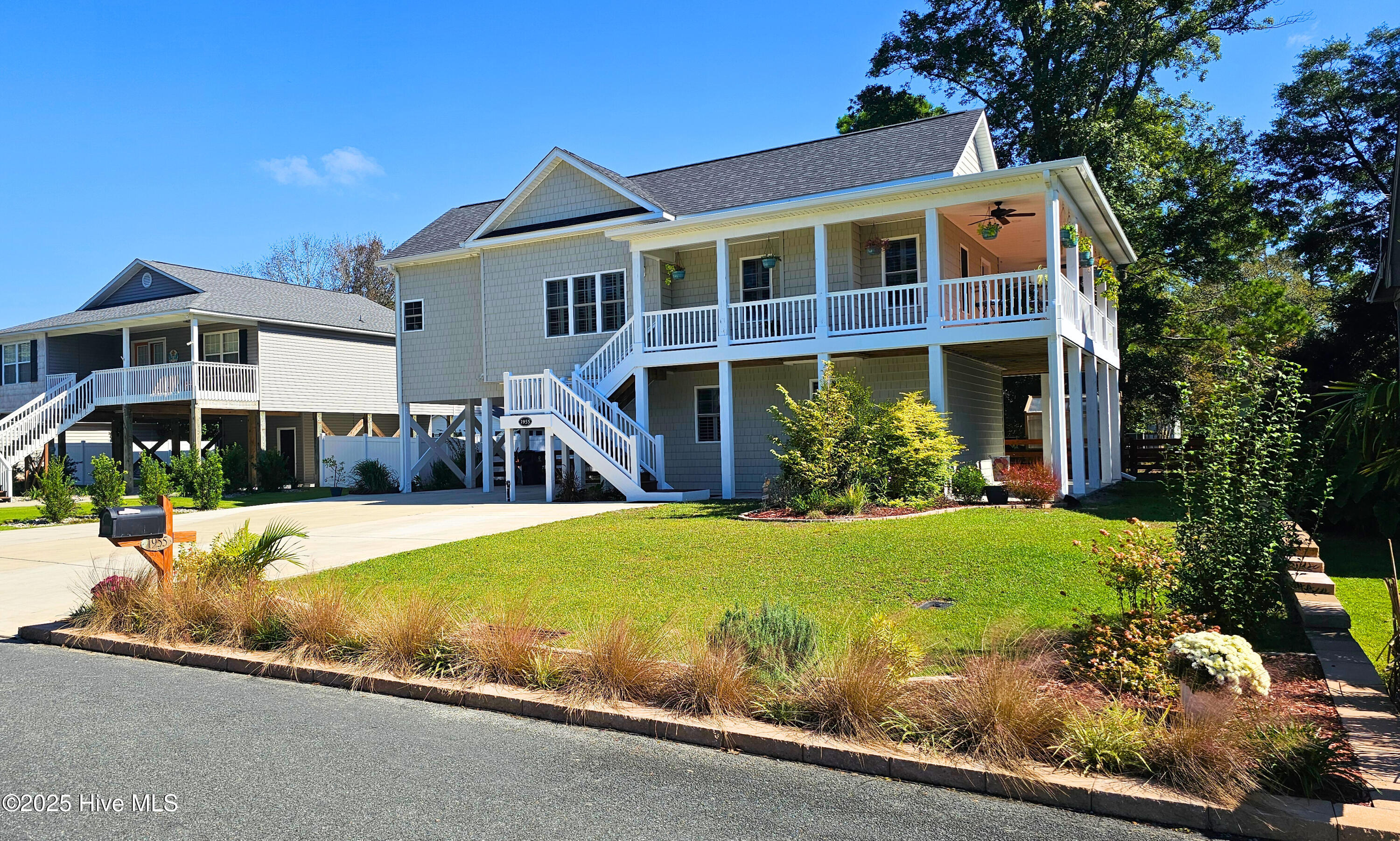 1955 Camelot Drive Property Photo 1
