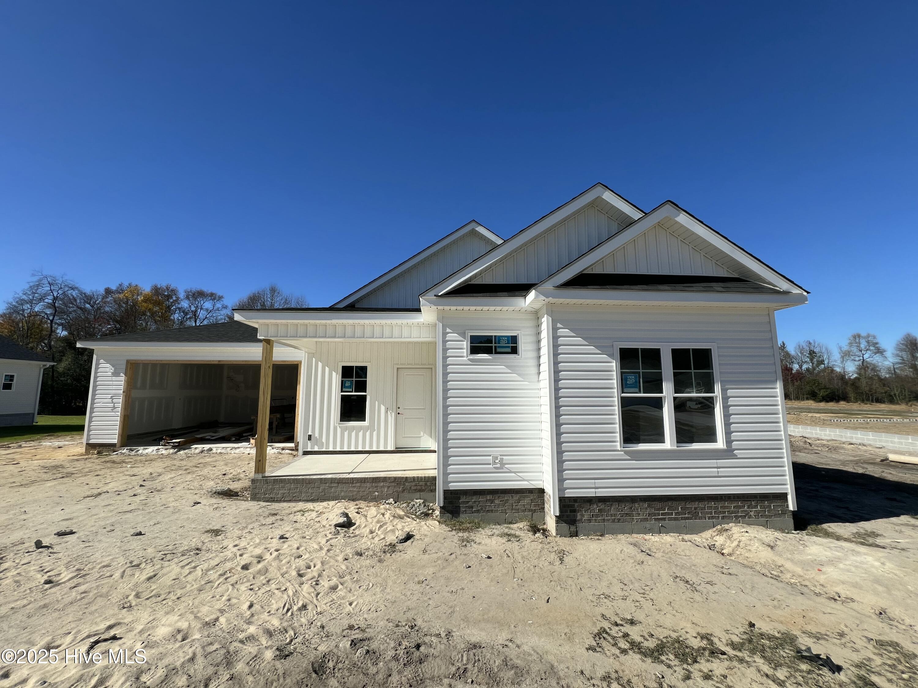 107 Sagewood Drive Property Photo 1