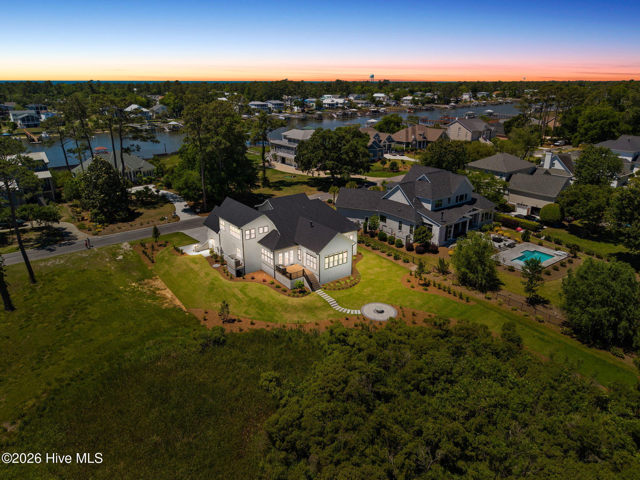 2611 Mariners Way Se Property Photo 8