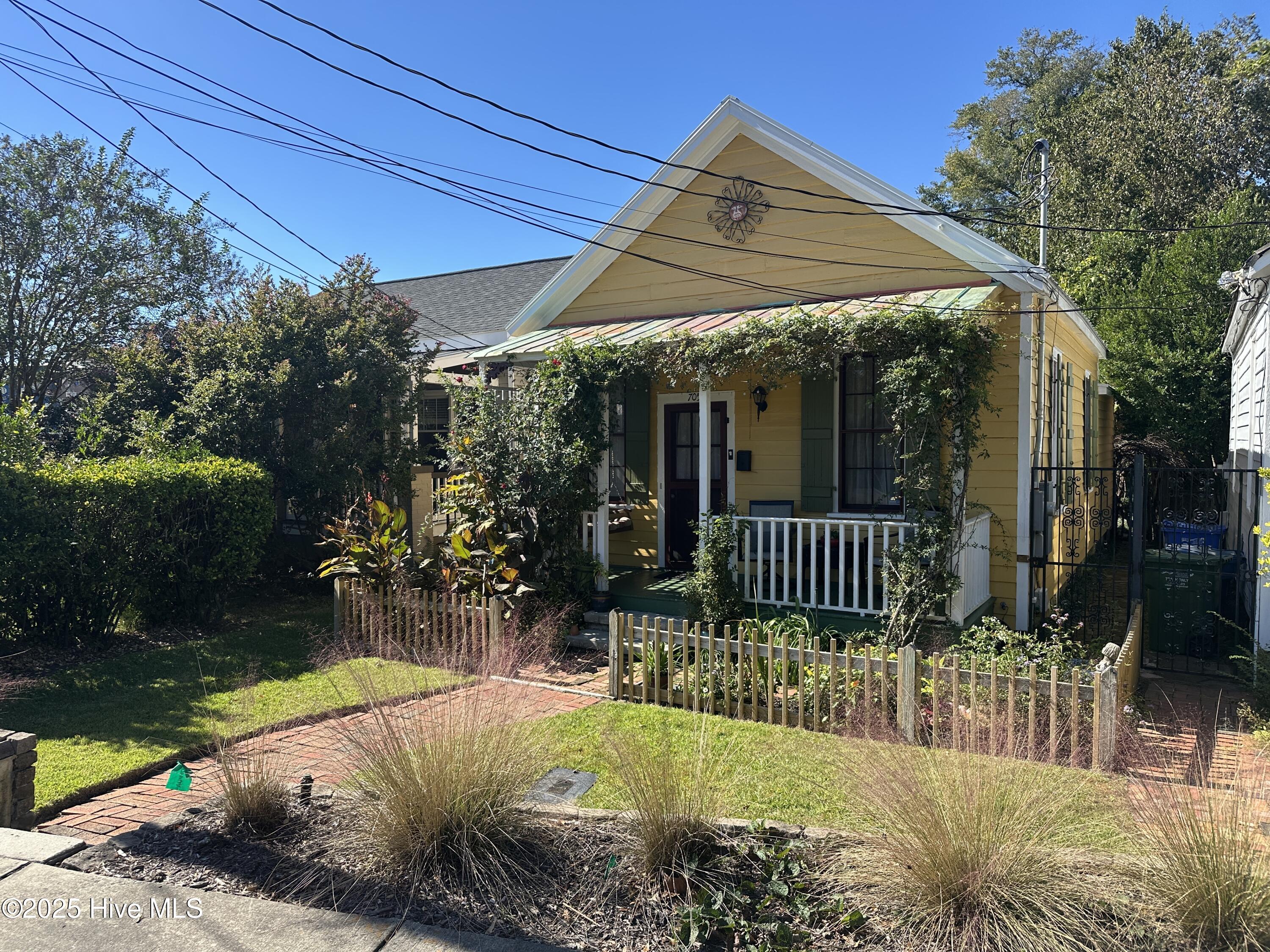 705 N 5th Avenue Property Photo 1