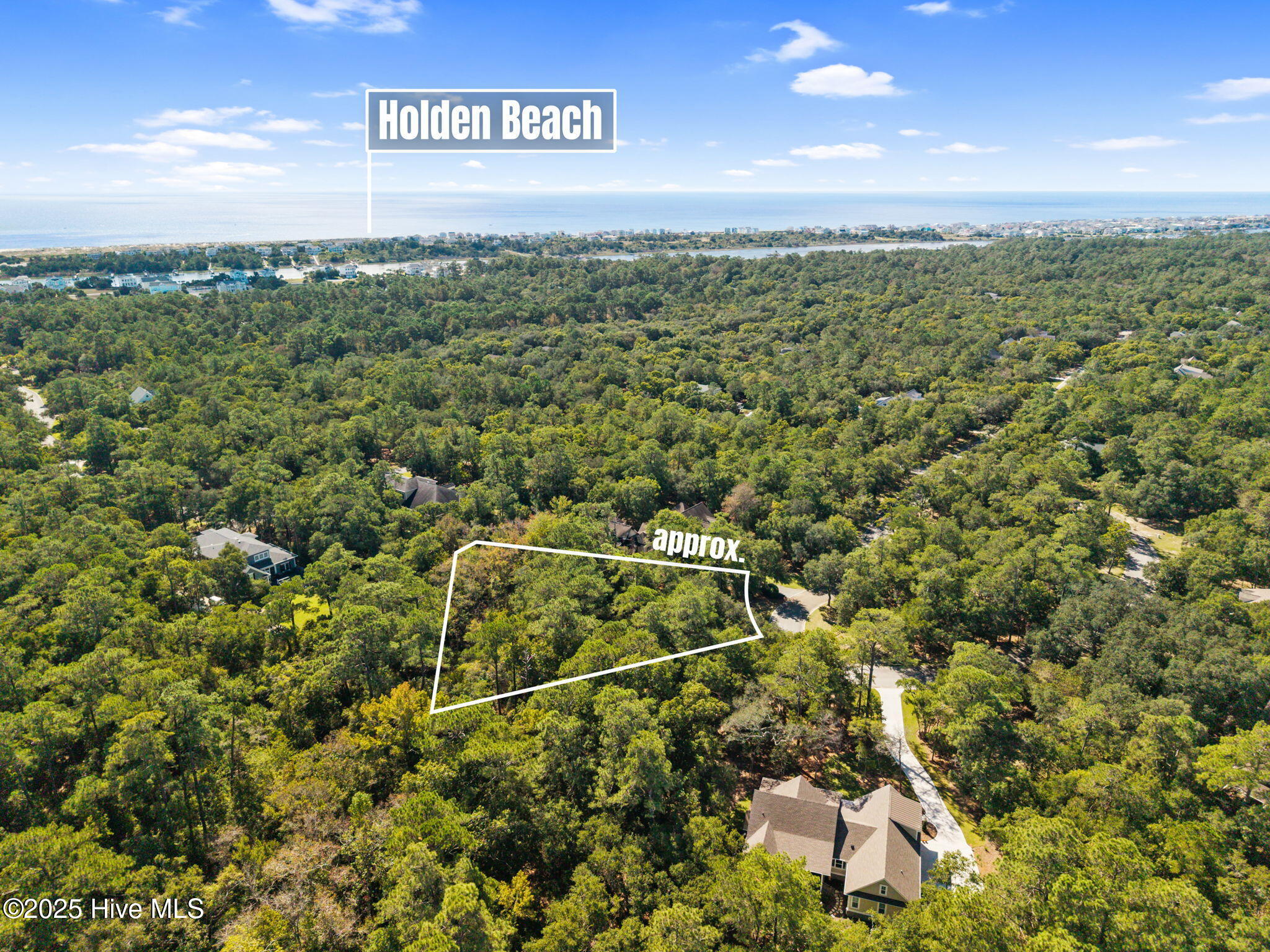 587 Valverda Street Property Photo 3