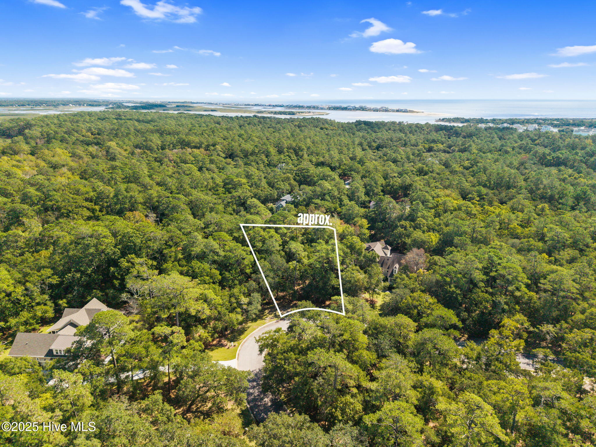 587 Valverda Street Property Photo 5