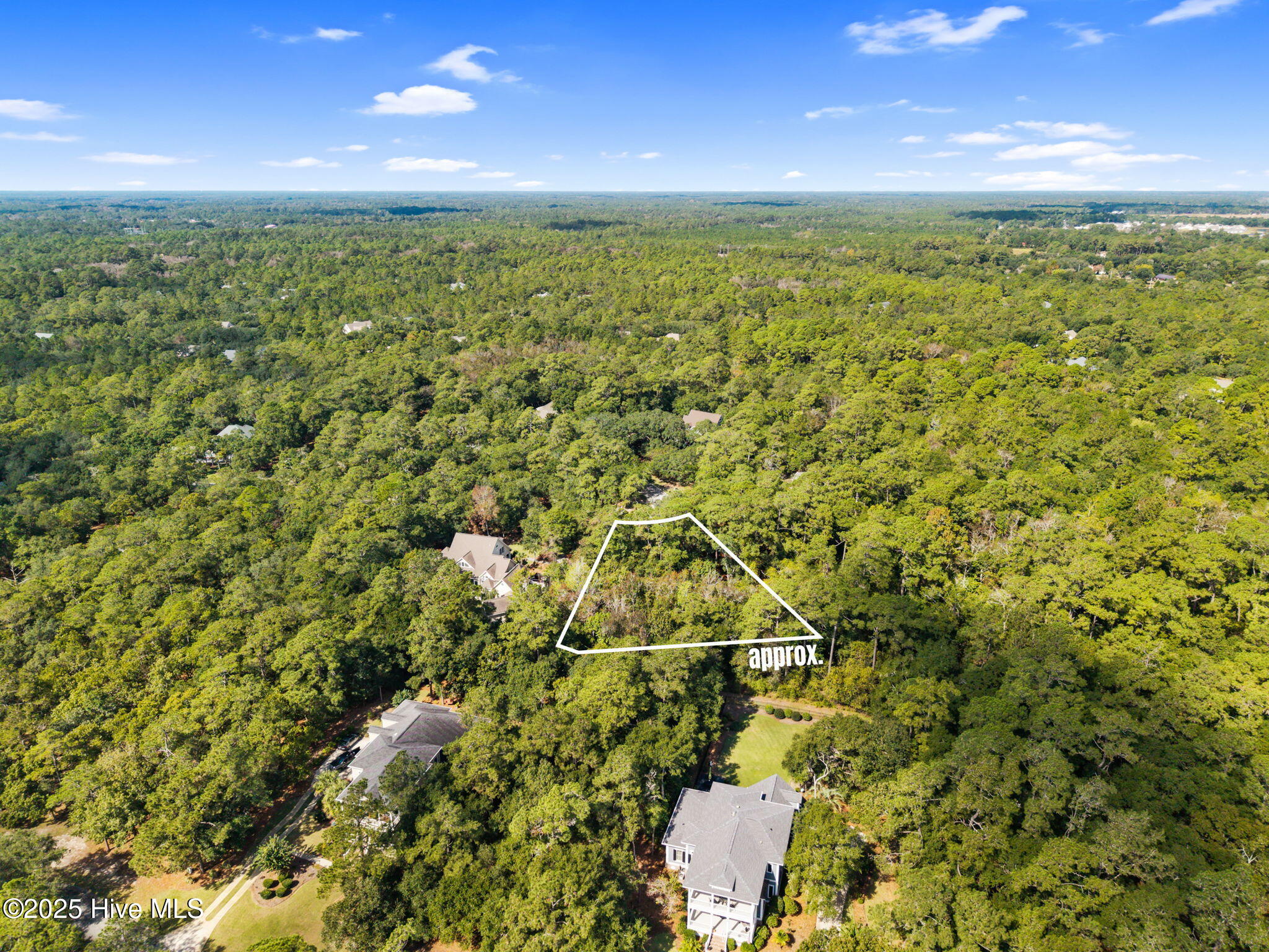 587 Valverda Street Property Photo 6