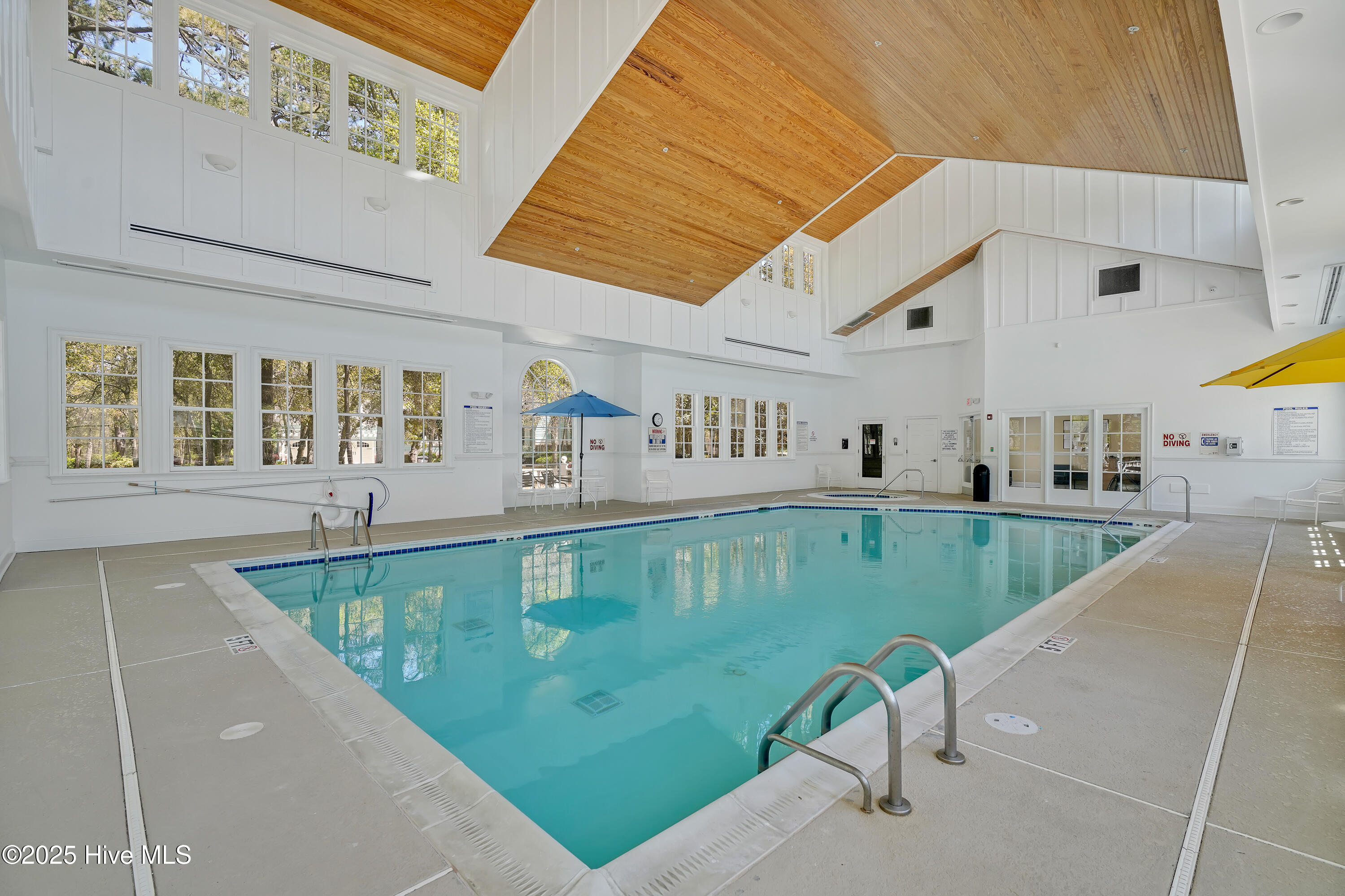 587 Valverda Street Property Photo 16