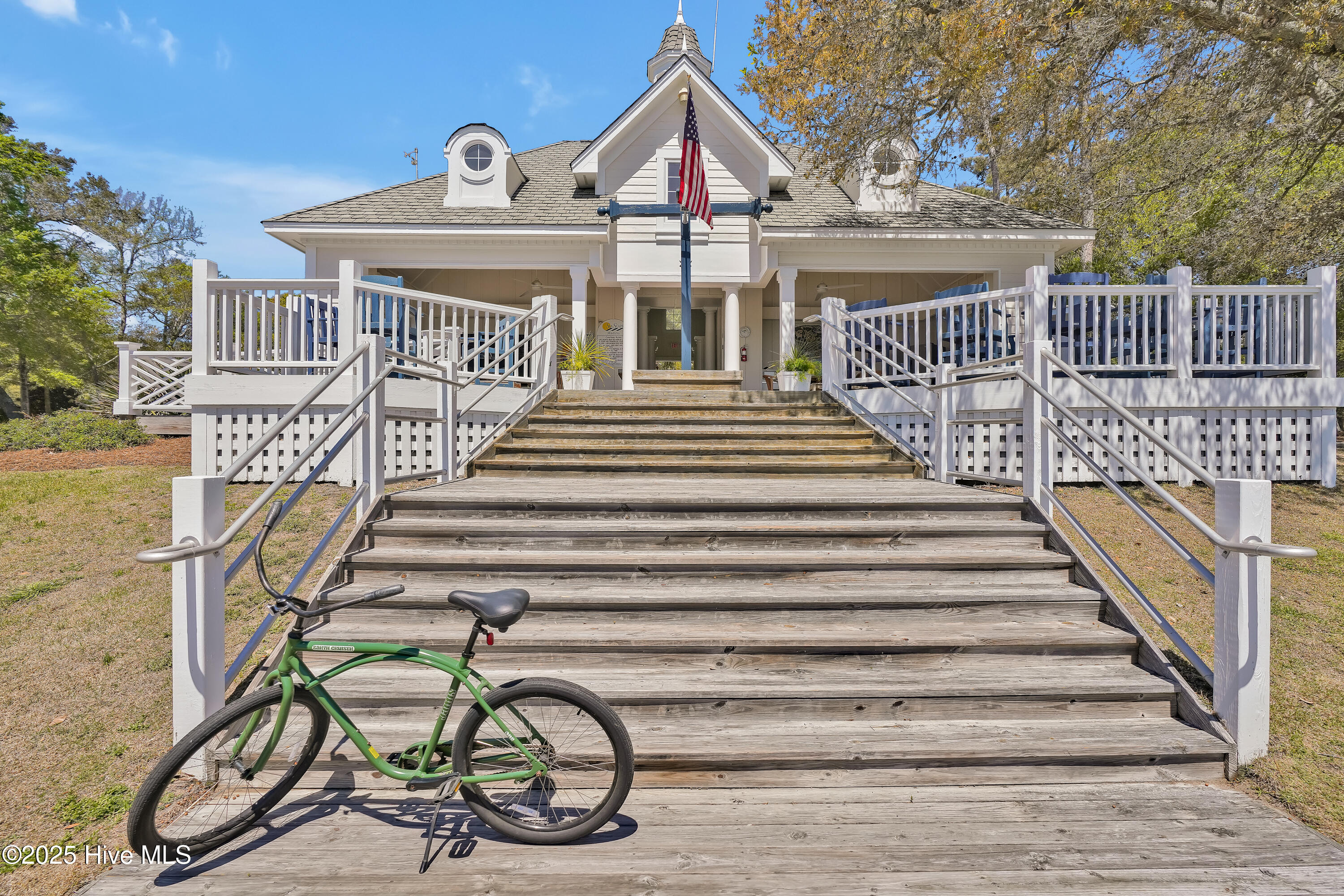 587 Valverda Street Property Photo 27