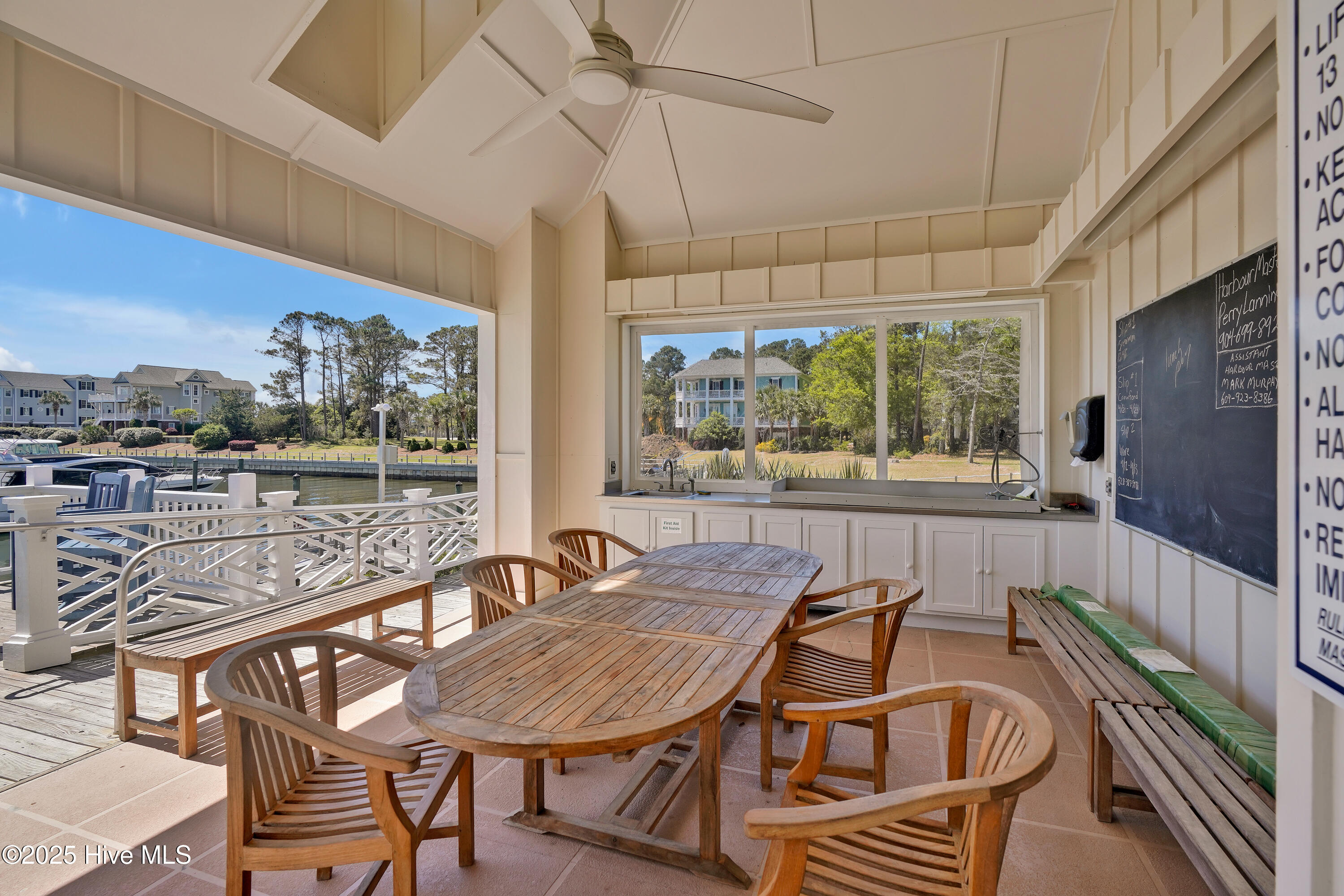 587 Valverda Street Property Photo 30