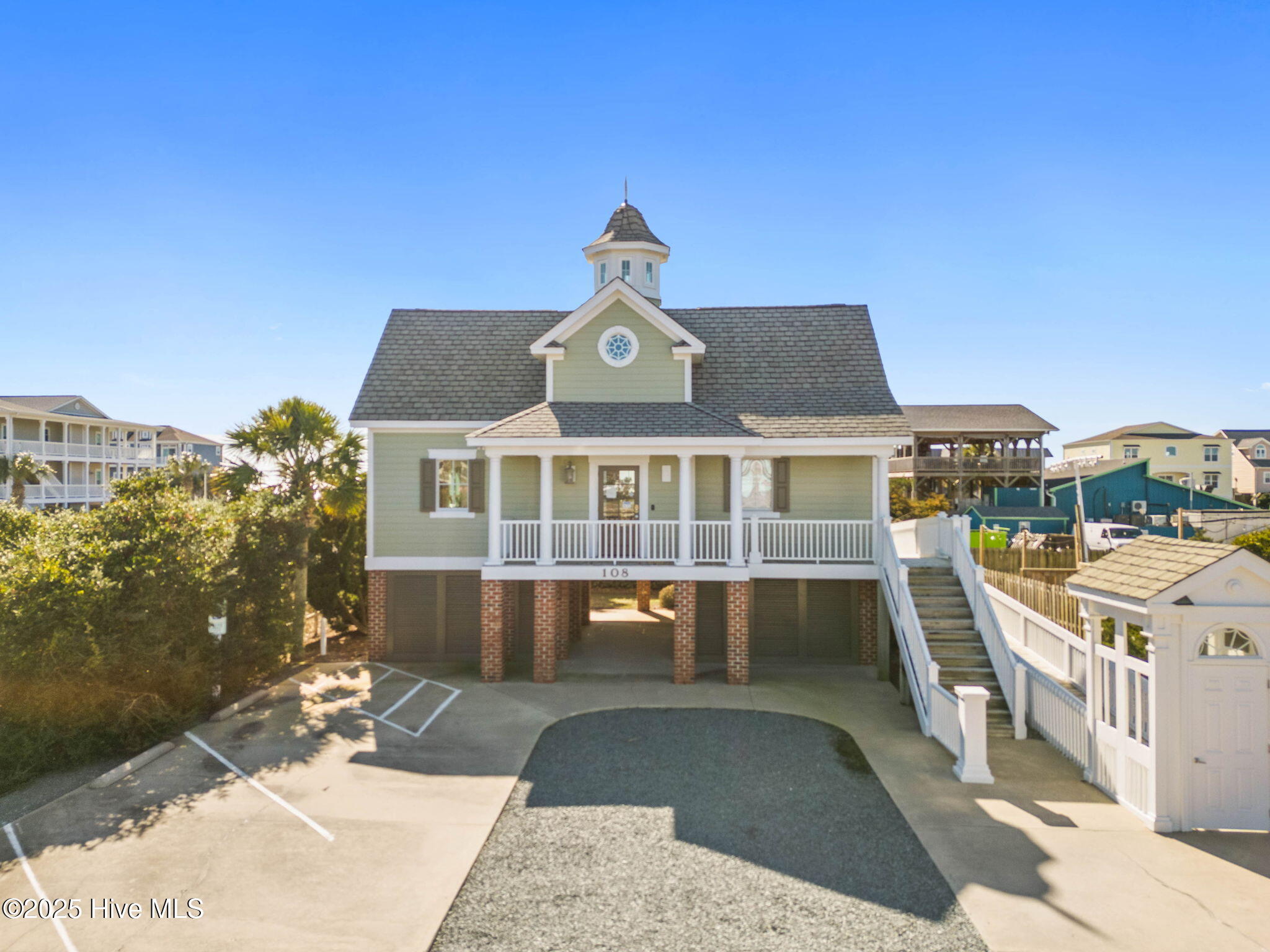 587 Valverda Street Property Photo 38