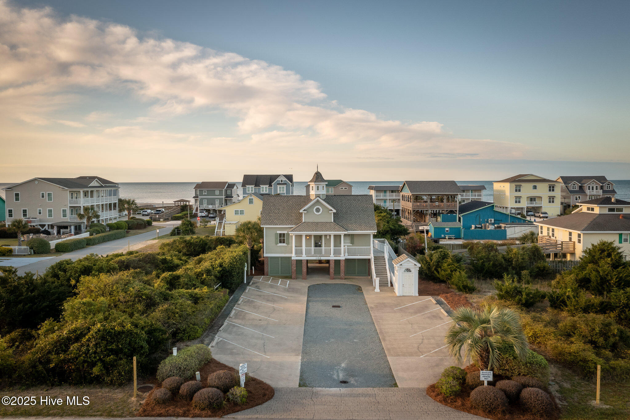 587 Valverda Street Property Photo 41